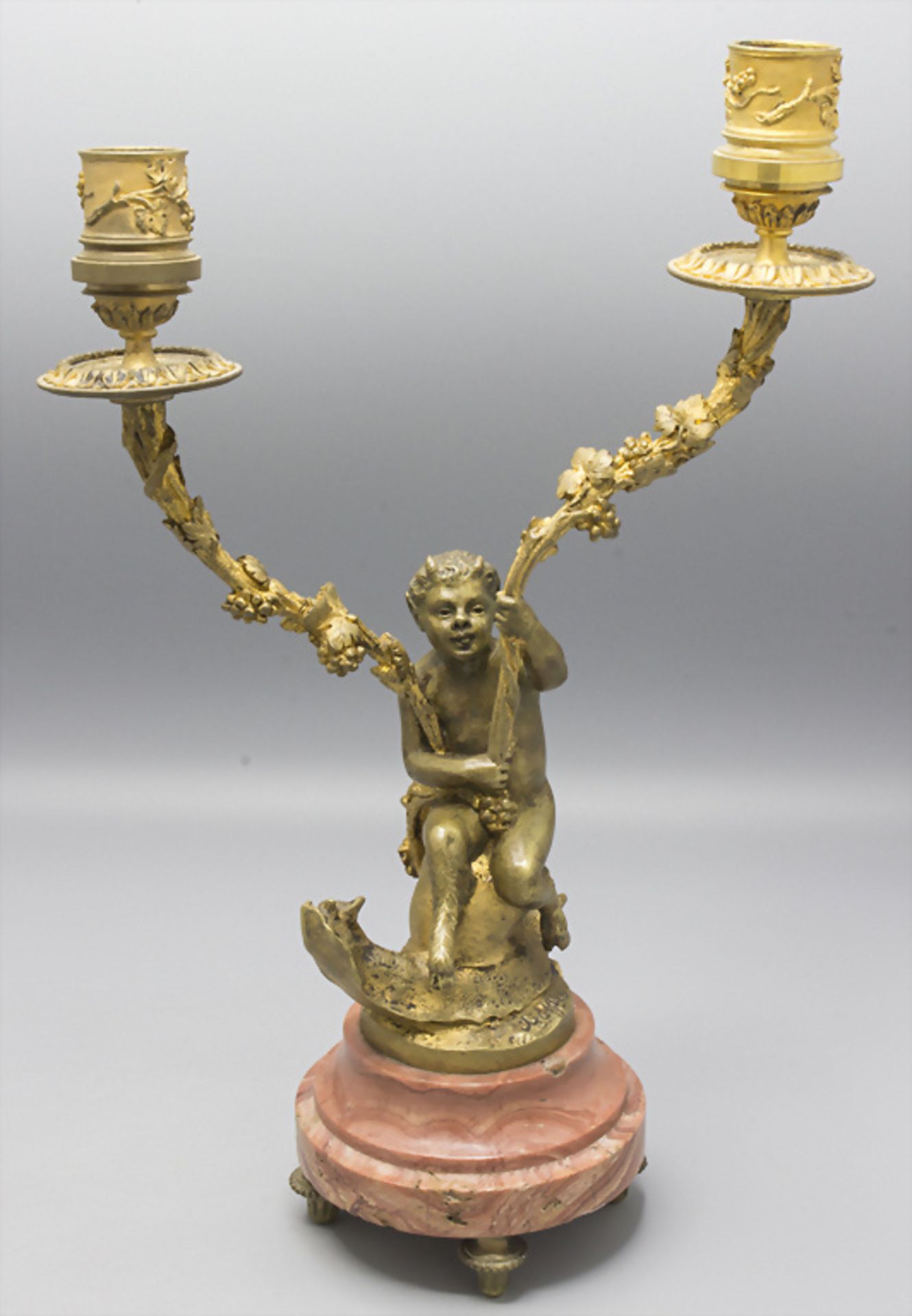 Paar figürliche Bronzeleuchter / A pair of figural candleholders with a girl and a faun on ... - Image 4 of 6