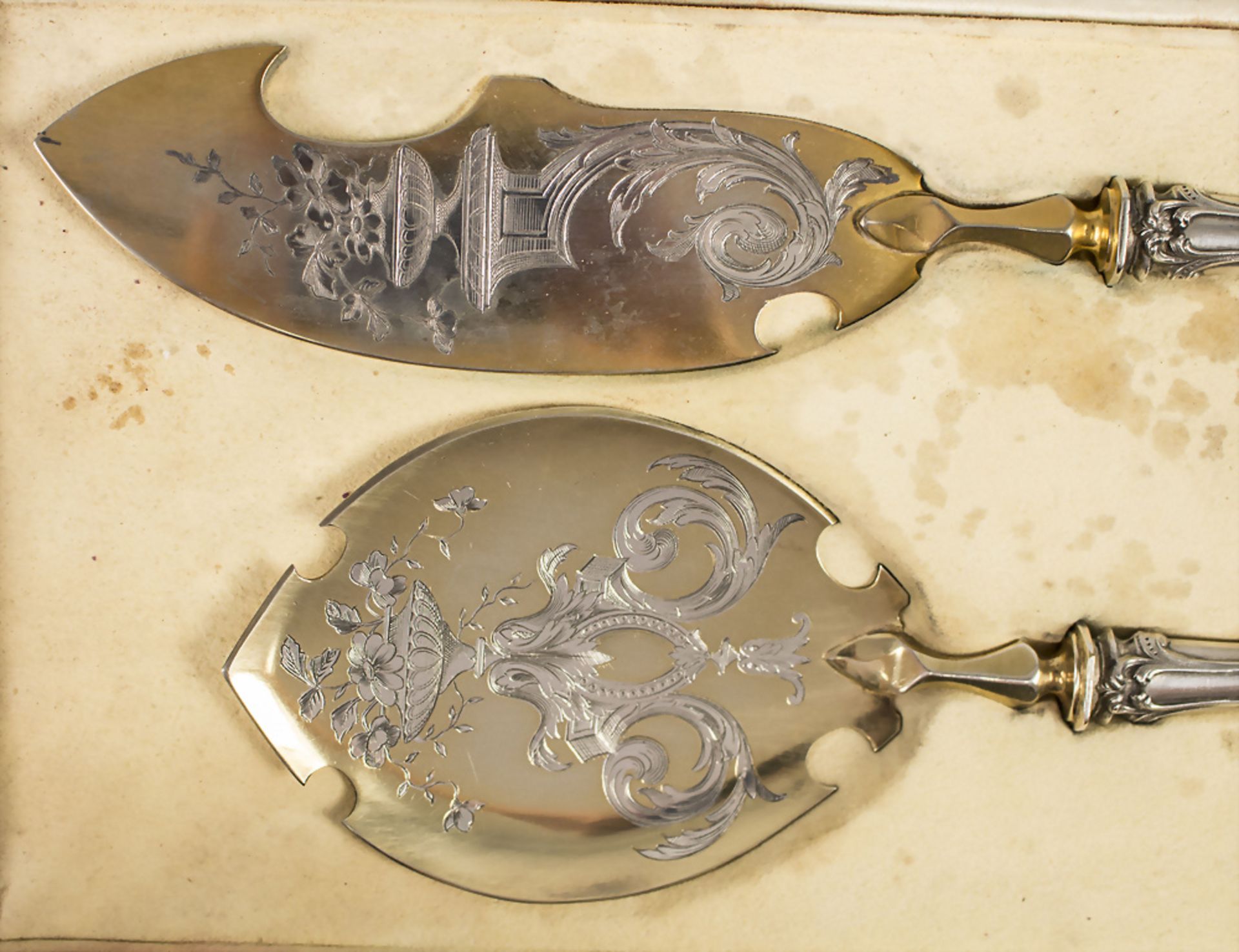 2 Teile Vorlegebesteck im Etui / A set of 2 pieces of serving cutlery, Frankreich, um 1900 - Bild 3 aus 4