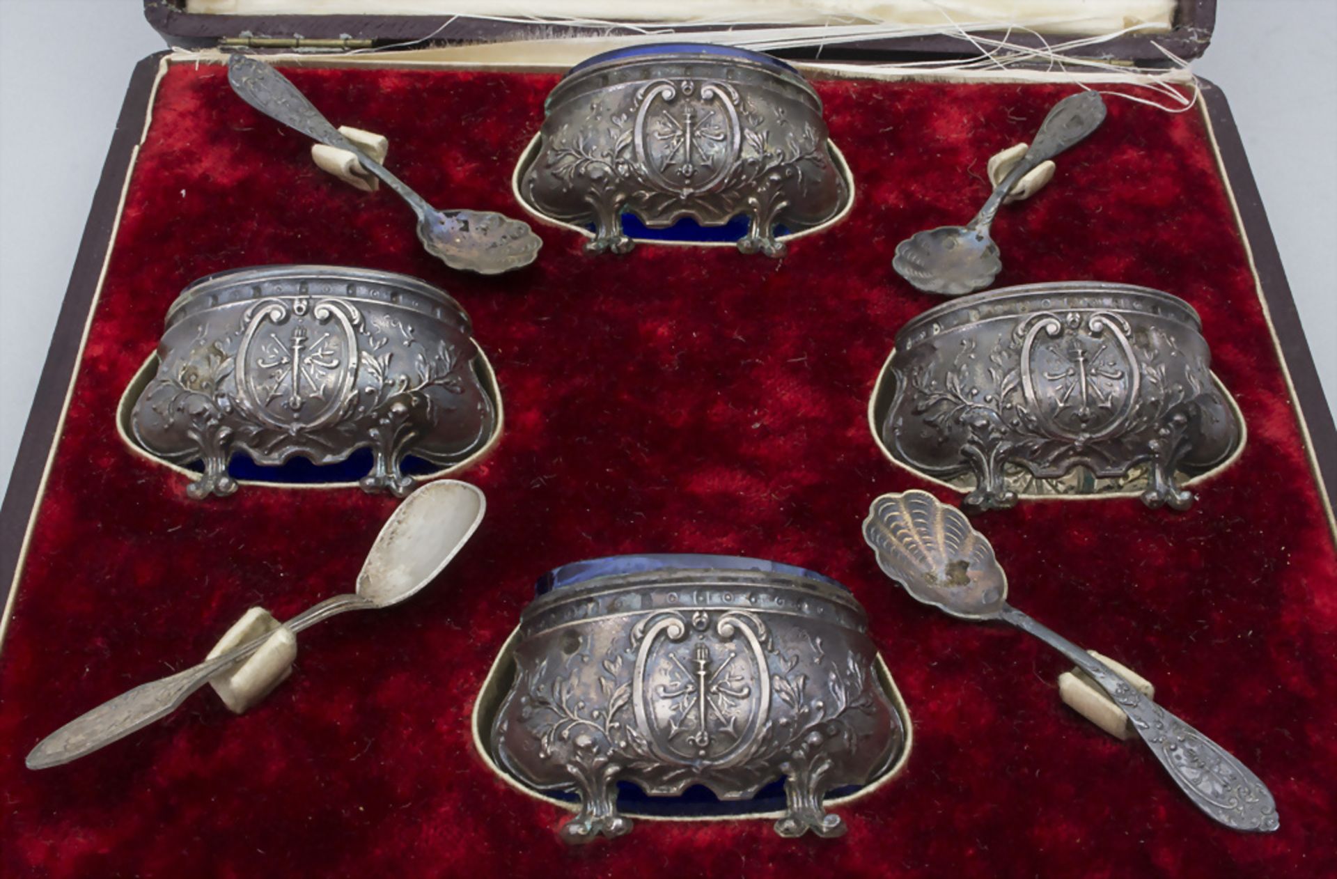 4 Salieren mit Löffelchen im Etui / A set of 4 silver salt cellars with spoons, Henri Gabert, ... - Image 2 of 8