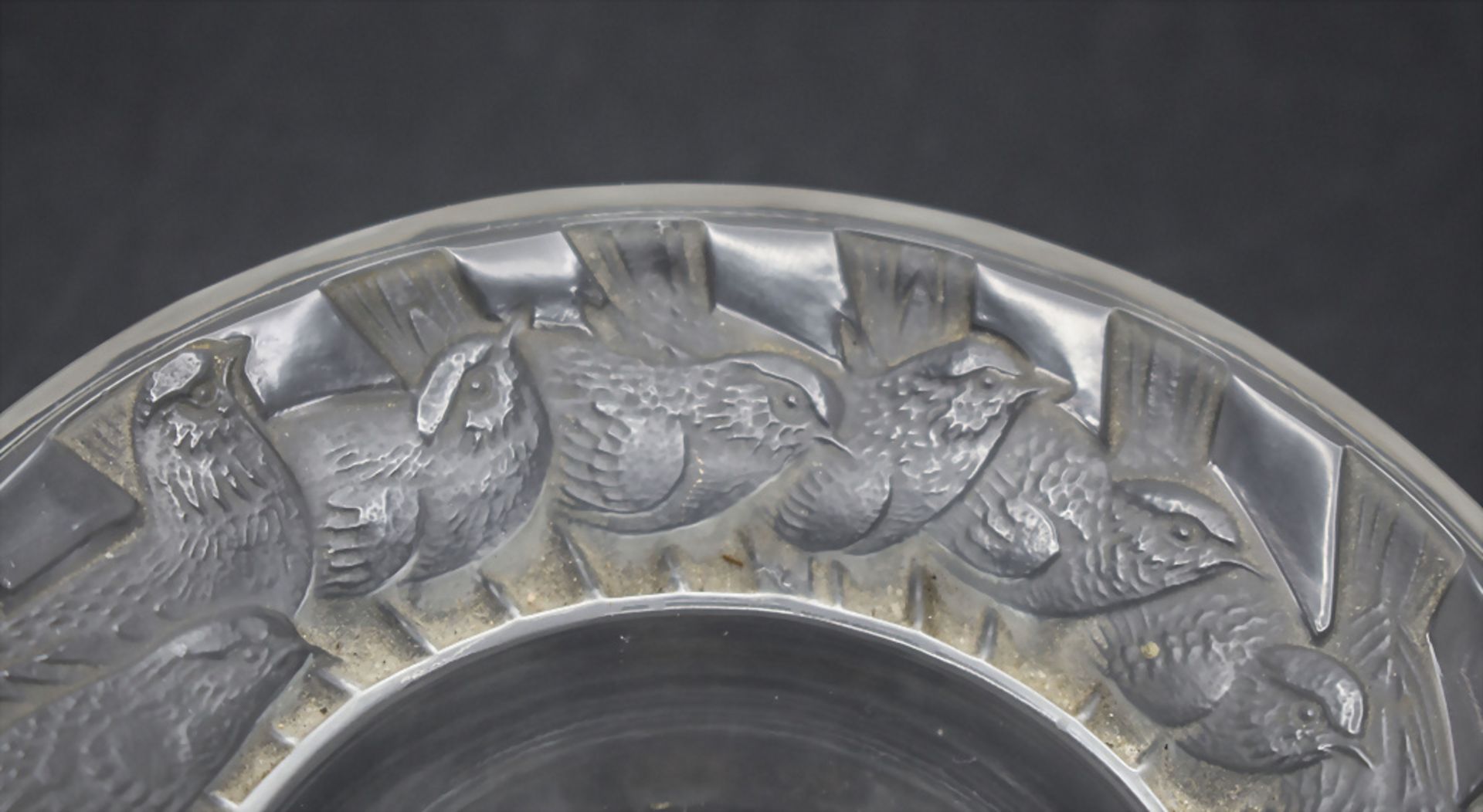 Kleine Zierschale 'Irene' mit Spatzen / A small dish 'Irene' with sparrows, René Lalique, ... - Bild 3 aus 4
