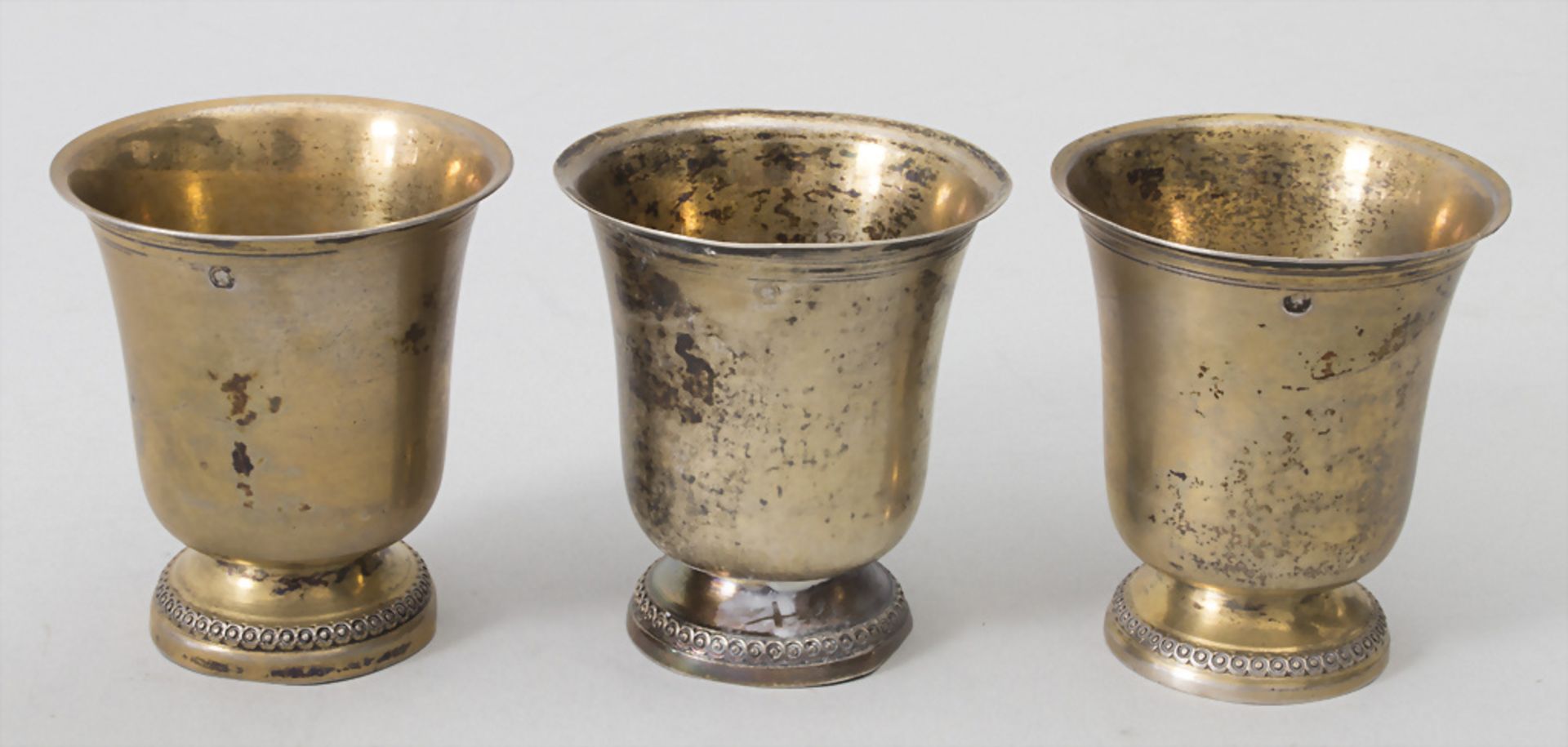 6 Miniatur Glockenbecher / 6 miniature silver beakers / 6 miniature gobelets en argent massif ... - Image 3 of 7