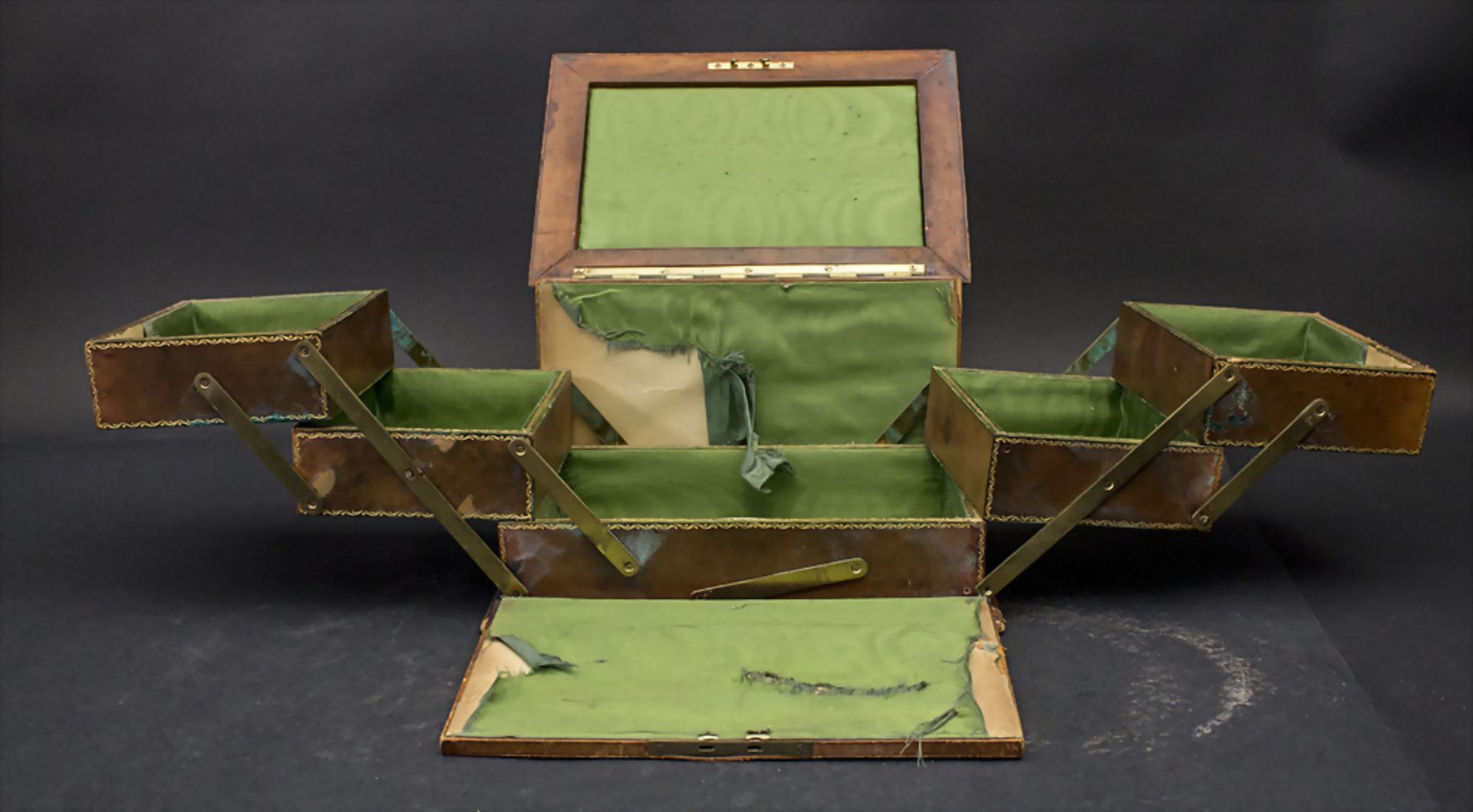 Jugendstil Nähkästchen / An Art Nouveau sewing box, um 1900