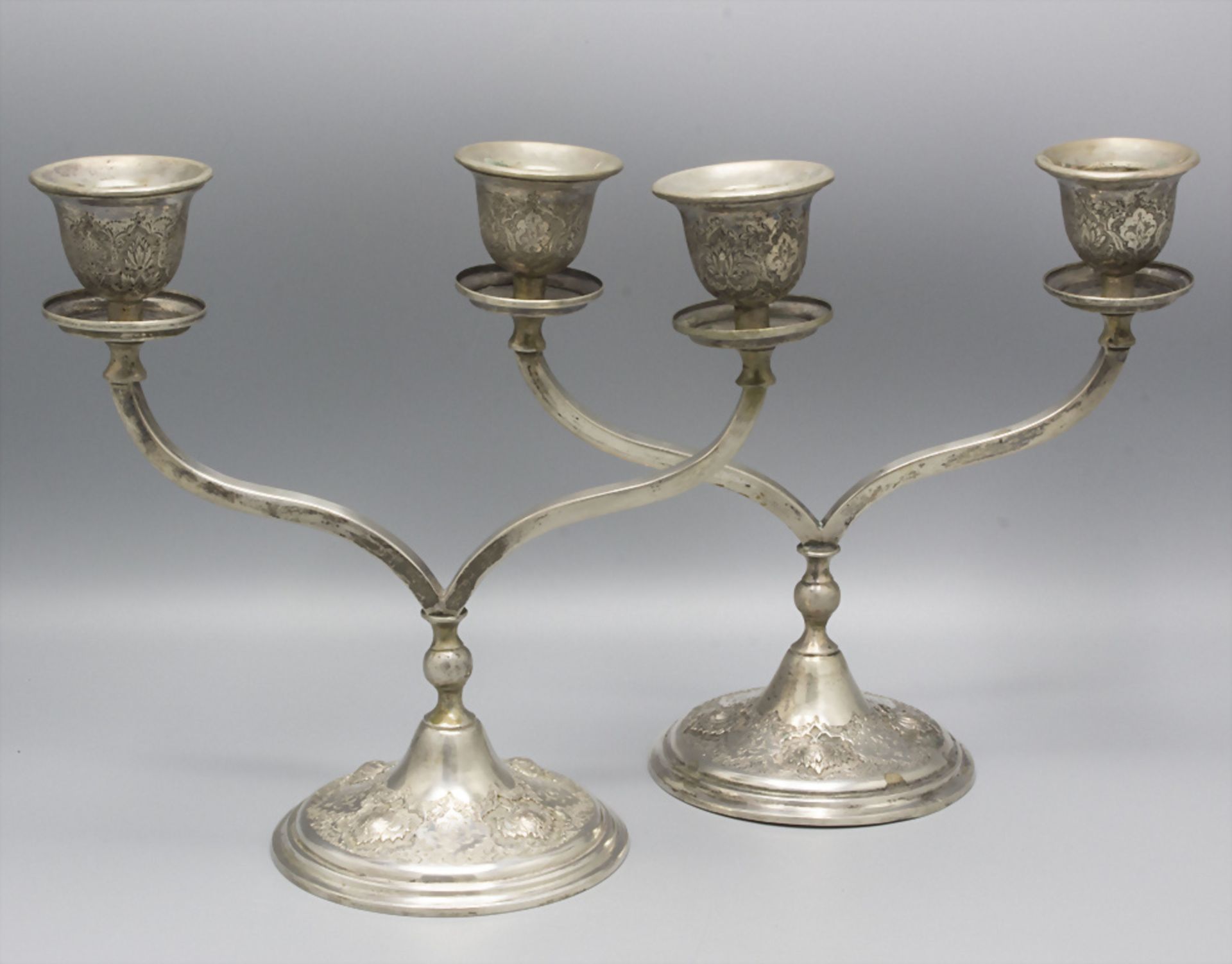 Paar Kerzenleuchter / A pair of Oriental silver candlesticks, Orient, um 1900