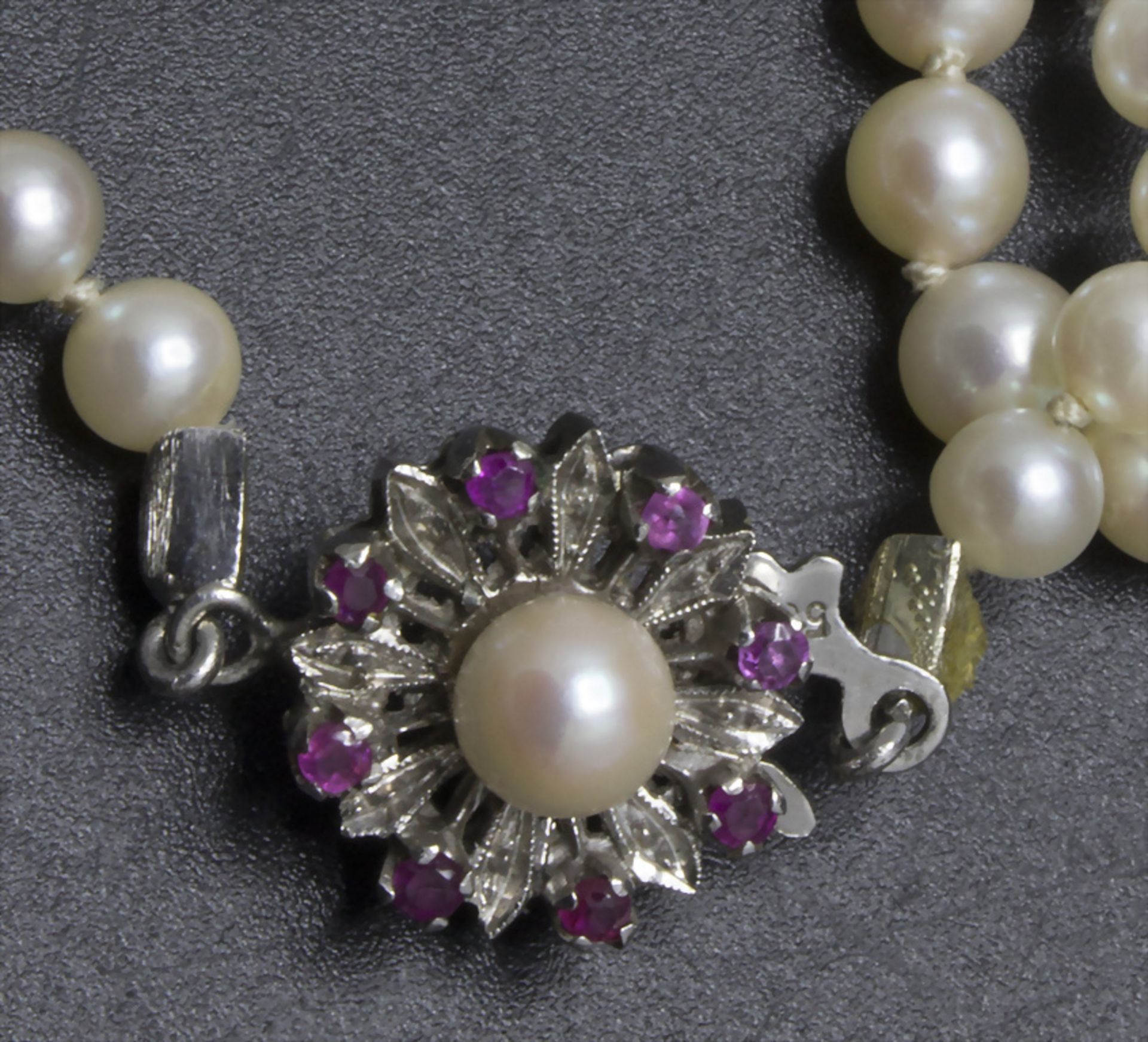 Perlenkette / A pearl necklace with 14k gold clasp - Bild 5 aus 6