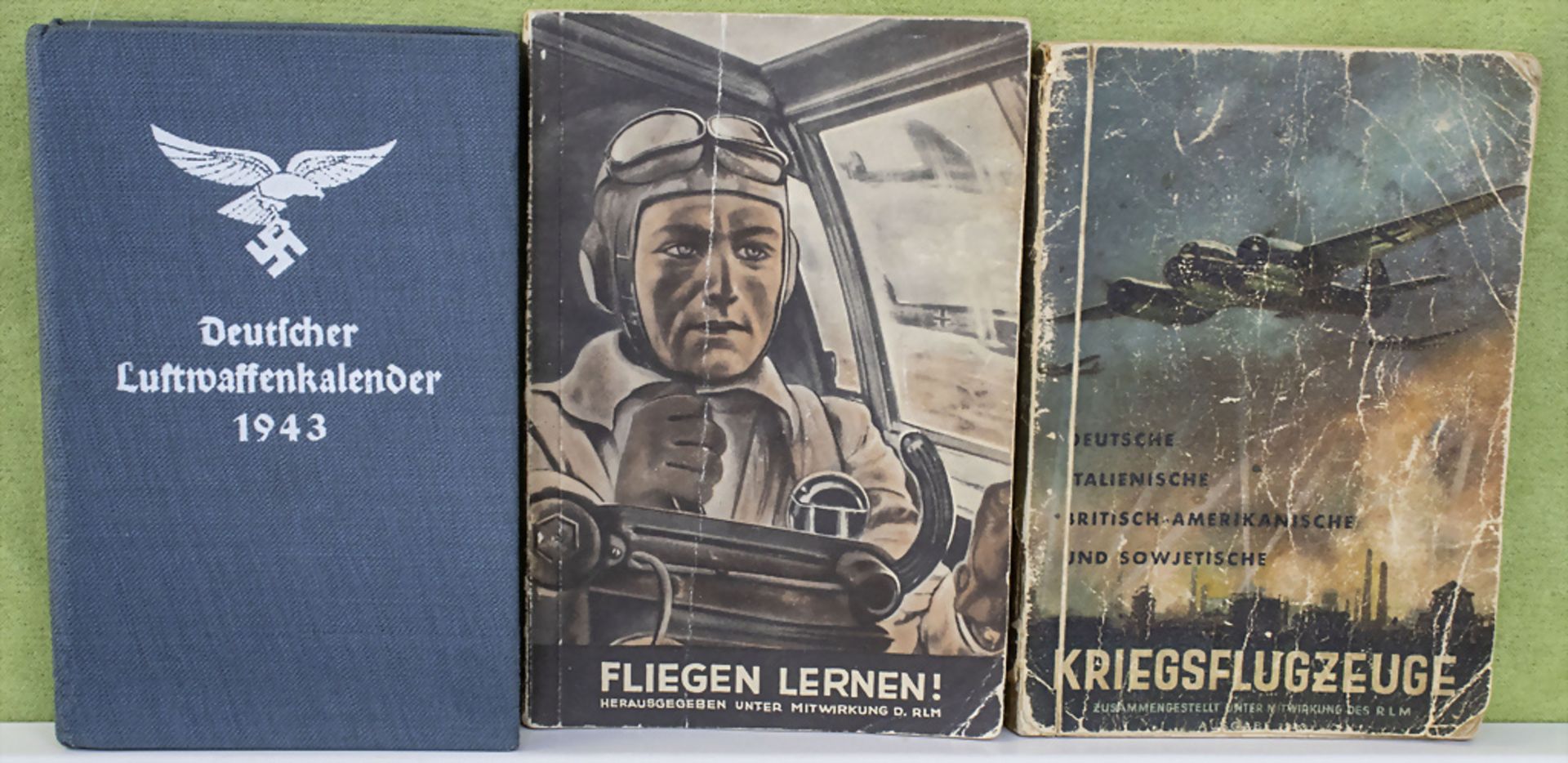 3 Bücher Luftwaffe und Kriegsflugzeuge / 3 books Air Force and War Aircraft, Drittes Rech / 2. ...