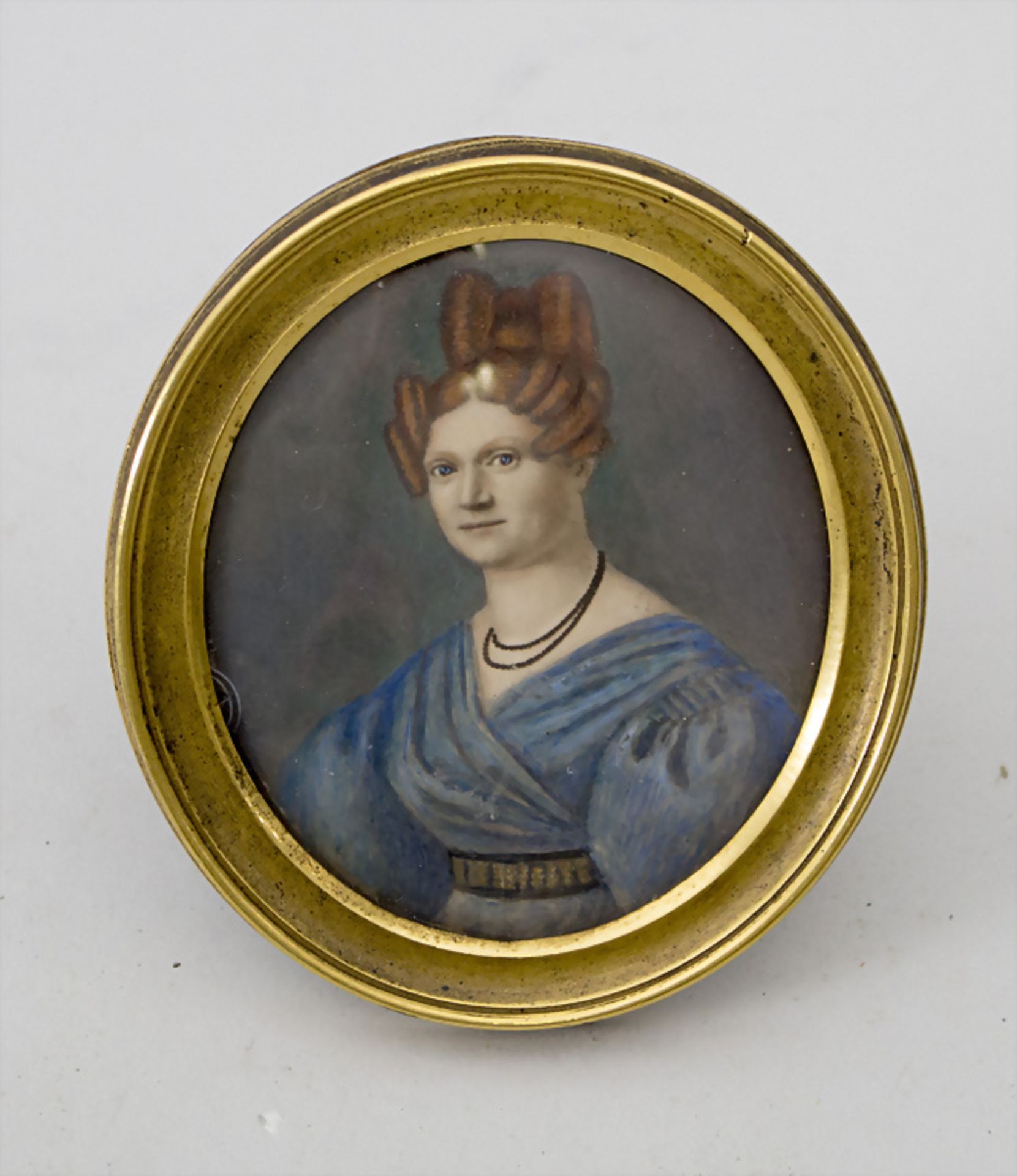 Feines ovales Empire Miniatur-Porträt einer eleganten Dame / A fine oval Empire miniature ...