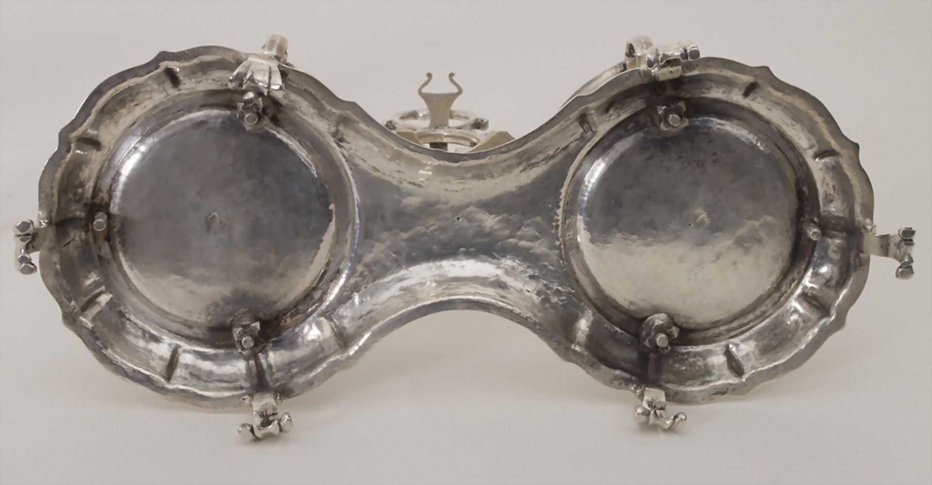 Barock Flaschenhalter / A Baroque silver cruet stand / Huiliere, Antonius Emond, Aachen, um 1760 - Image 6 of 11