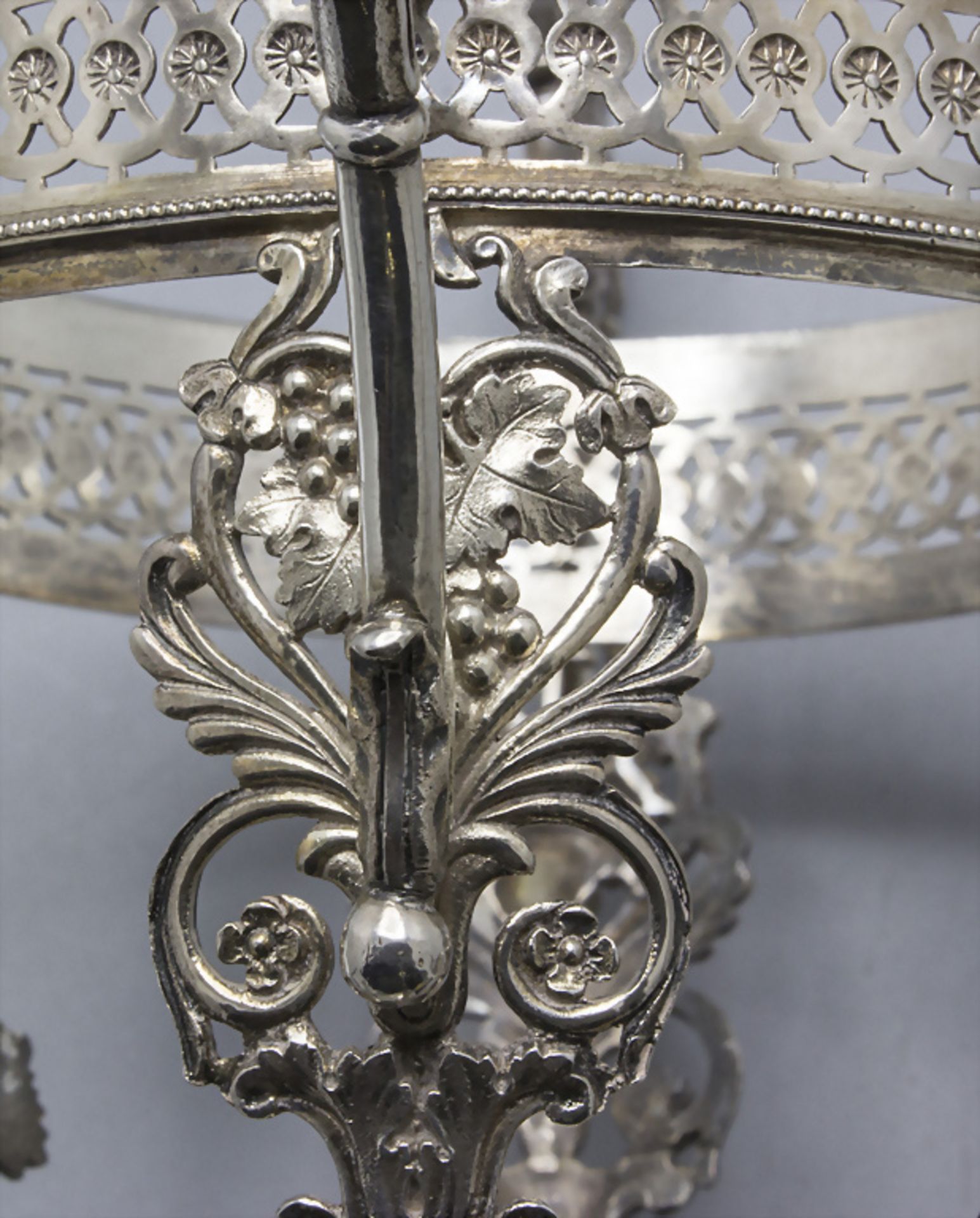 Empire Bonbonniere / An Empire silver bowl, Jérémie Paris, Paris, 1806-1809 - Image 8 of 14