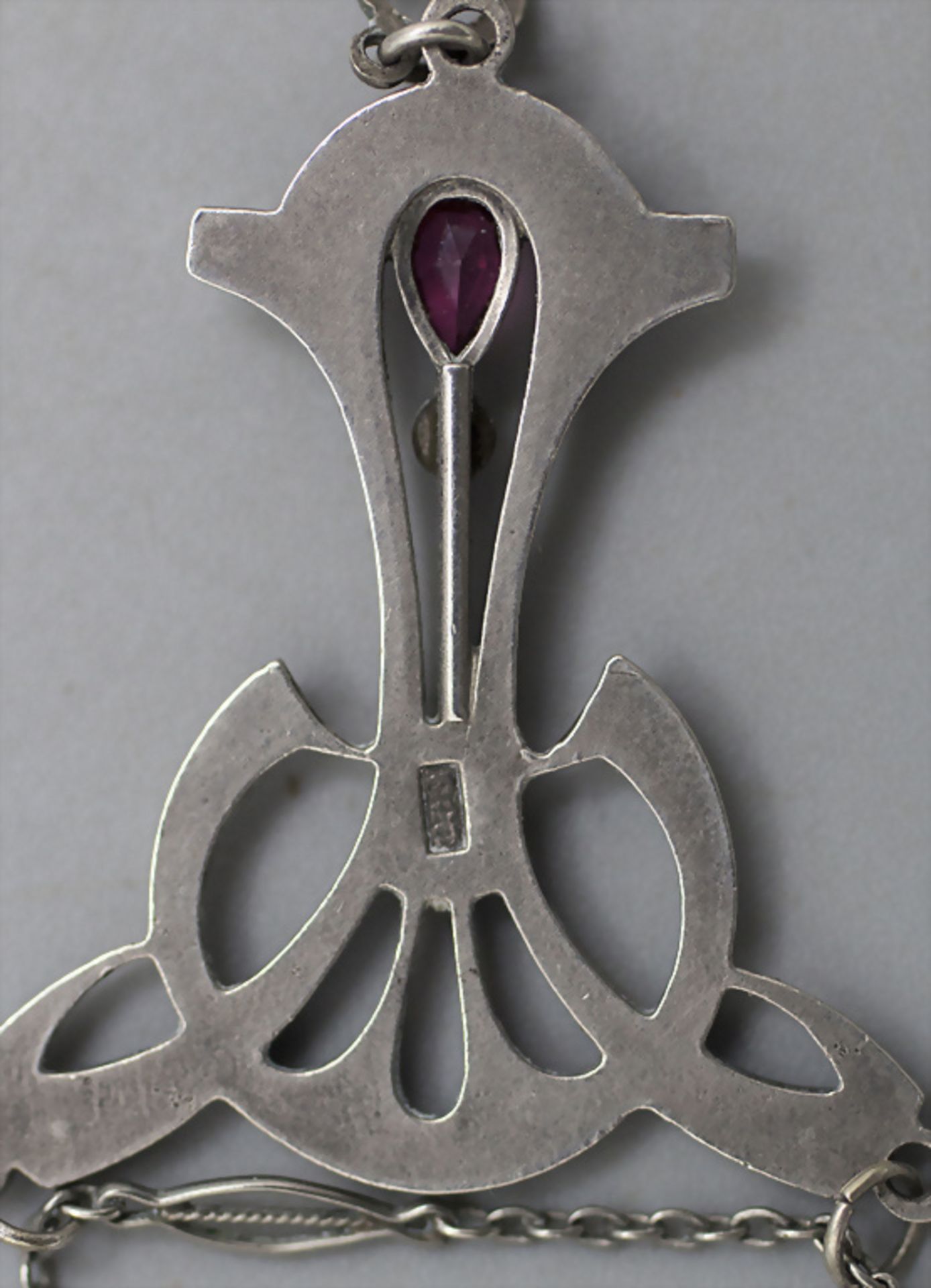 Jugendstil Collier mit Amethyst / An Art Nouveau silver necklace with pendant, deutsch um 1900 - Image 3 of 3