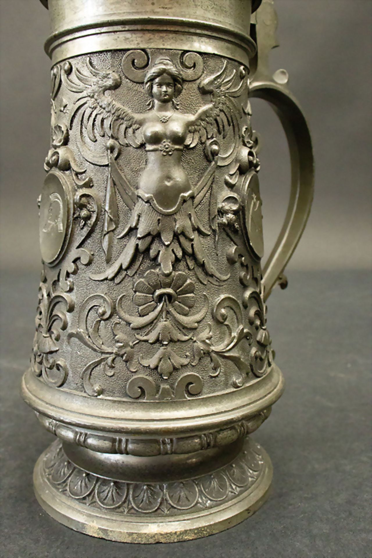 Feuerwehr-Geschenks-Bierkrug / A fire brigade beer jug, Schwetzingen, um 1890 - Bild 2 aus 9