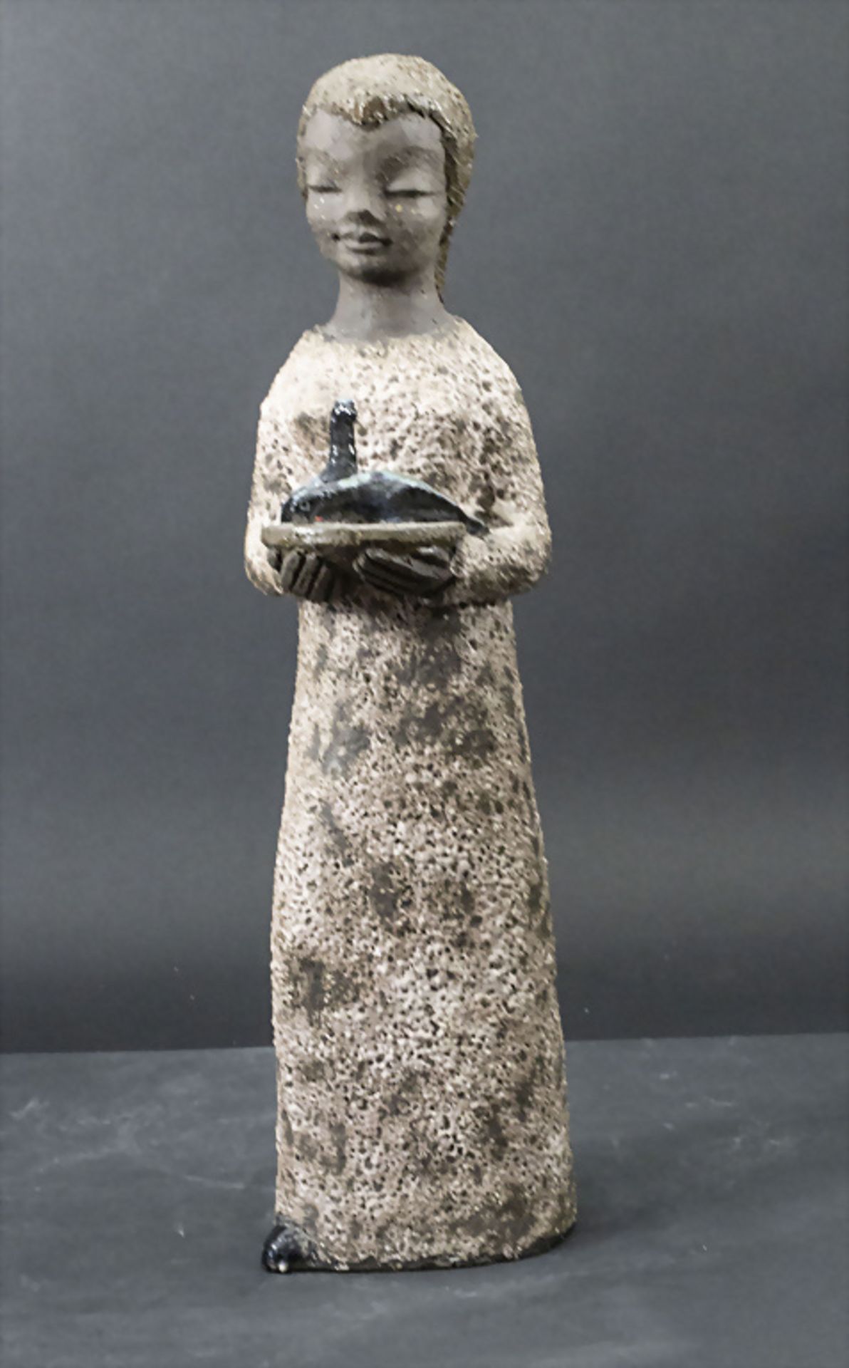 Künstlerkeramik Plastik 'Frau mit Tauben' / An artist ceramic sculpture 'Woman with pigeons', ...