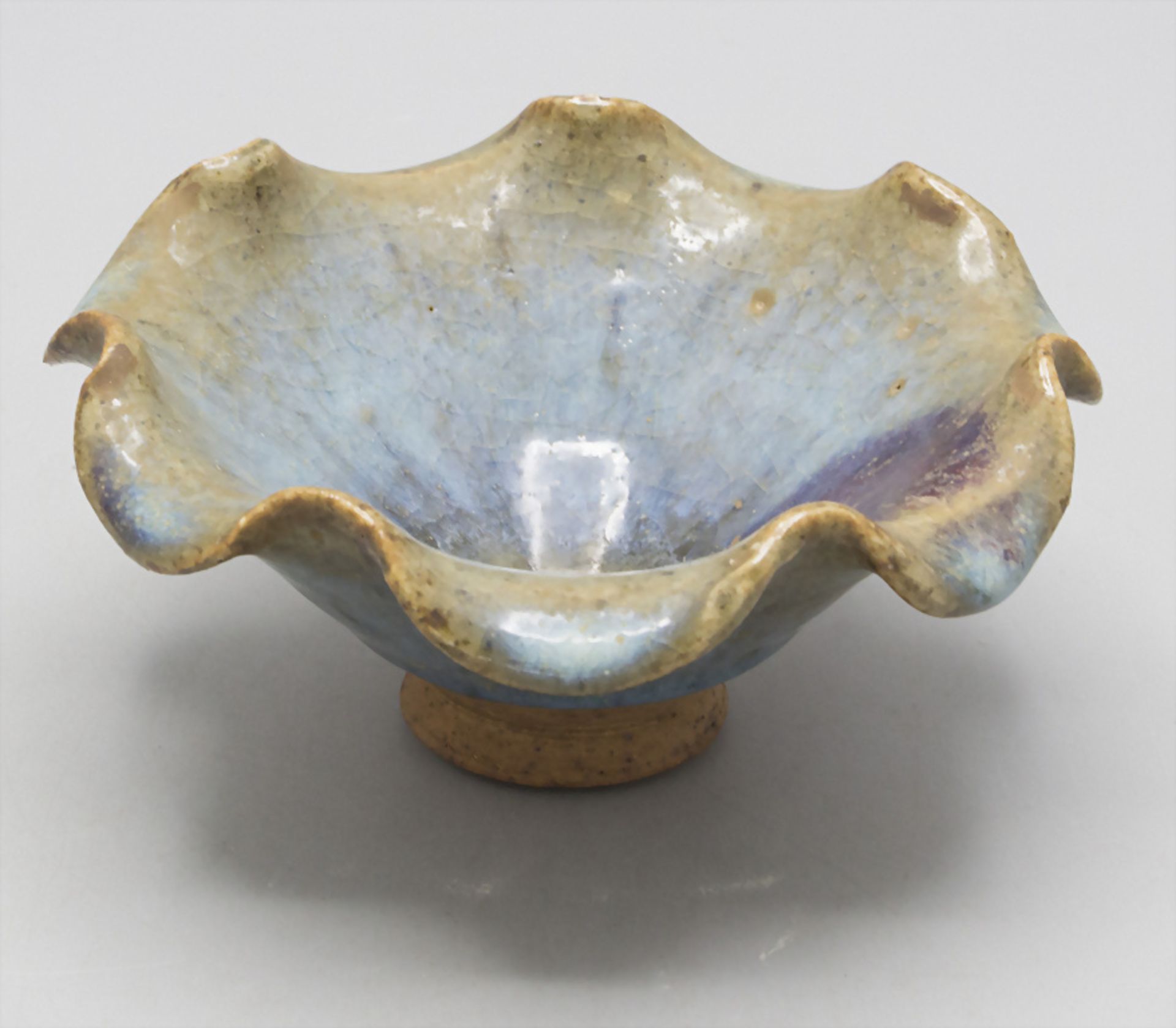 Polymorphe Famille Jun Schale / A polymorph famille Jun bowl, China, Mingperiode oder später - Bild 2 aus 4