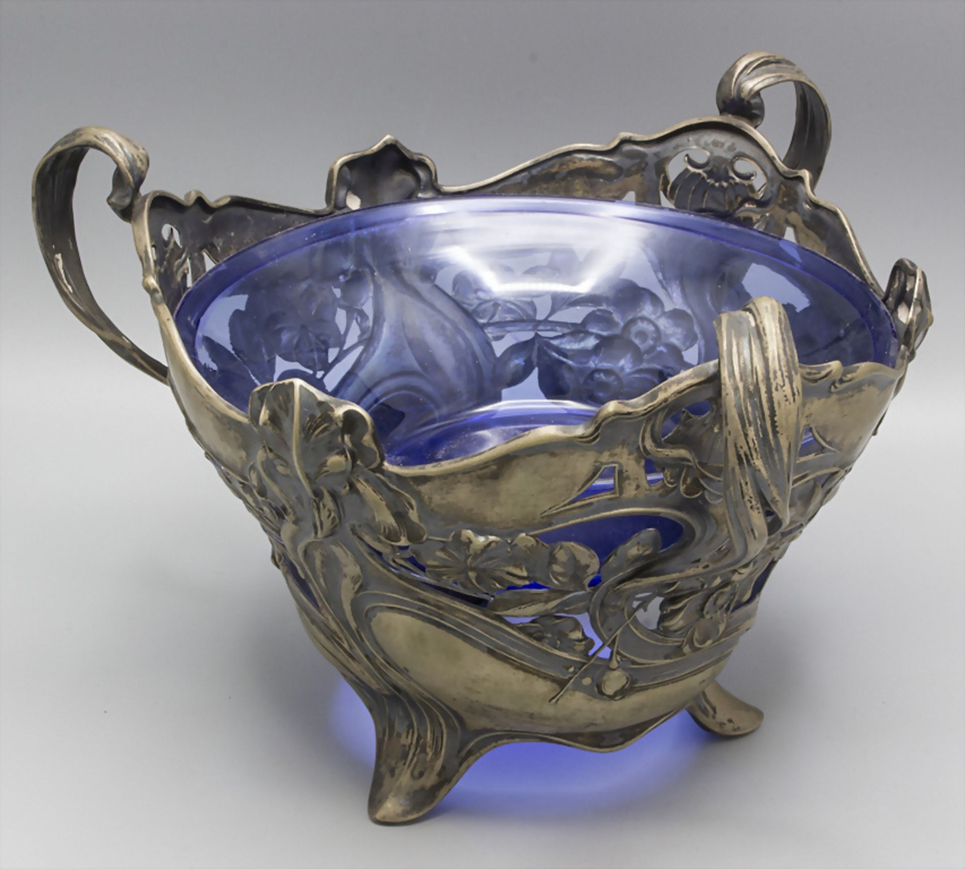 Jugendstil Henkelschale / An Art Nouveau sterling silver bowl with stylised ivy pattern, ...