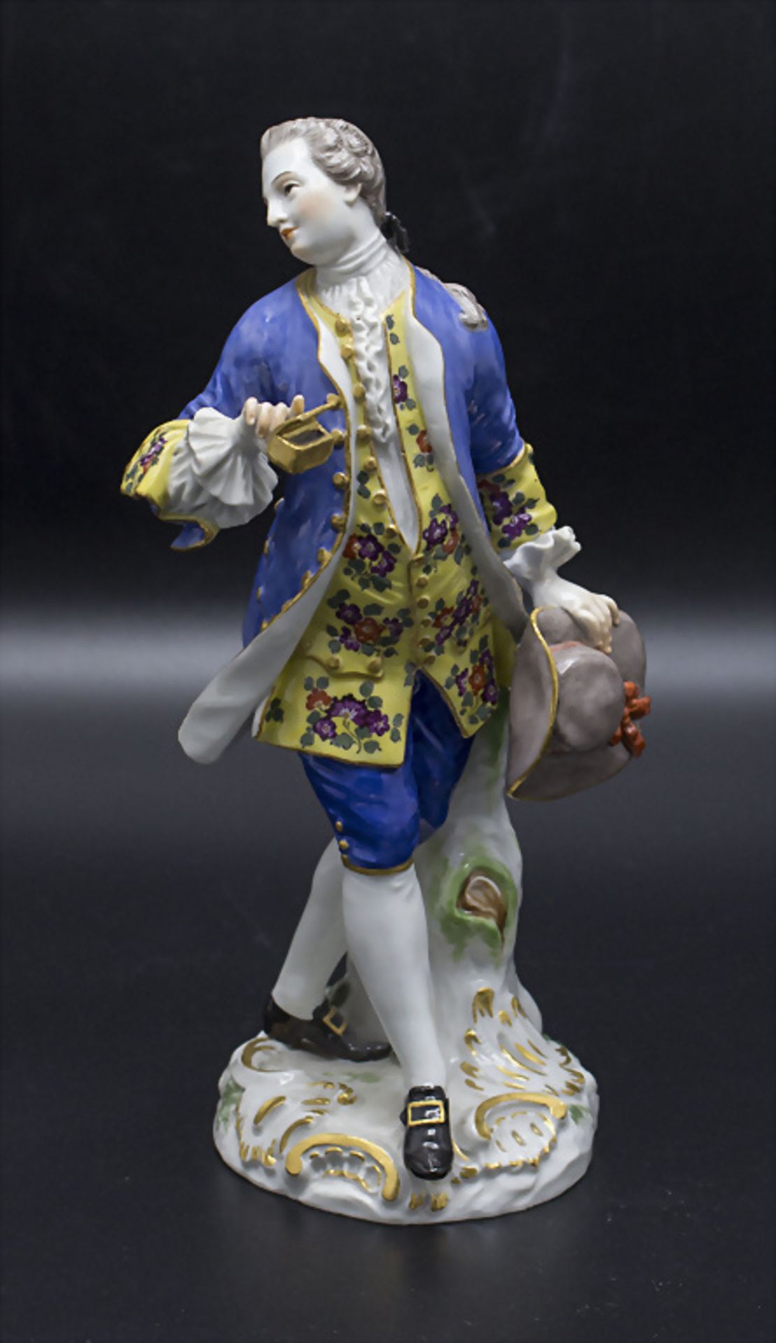 Kavalier mit Tabatiere / A gentleman with a golden snuff box, Johann Joachim Kaendler, ...