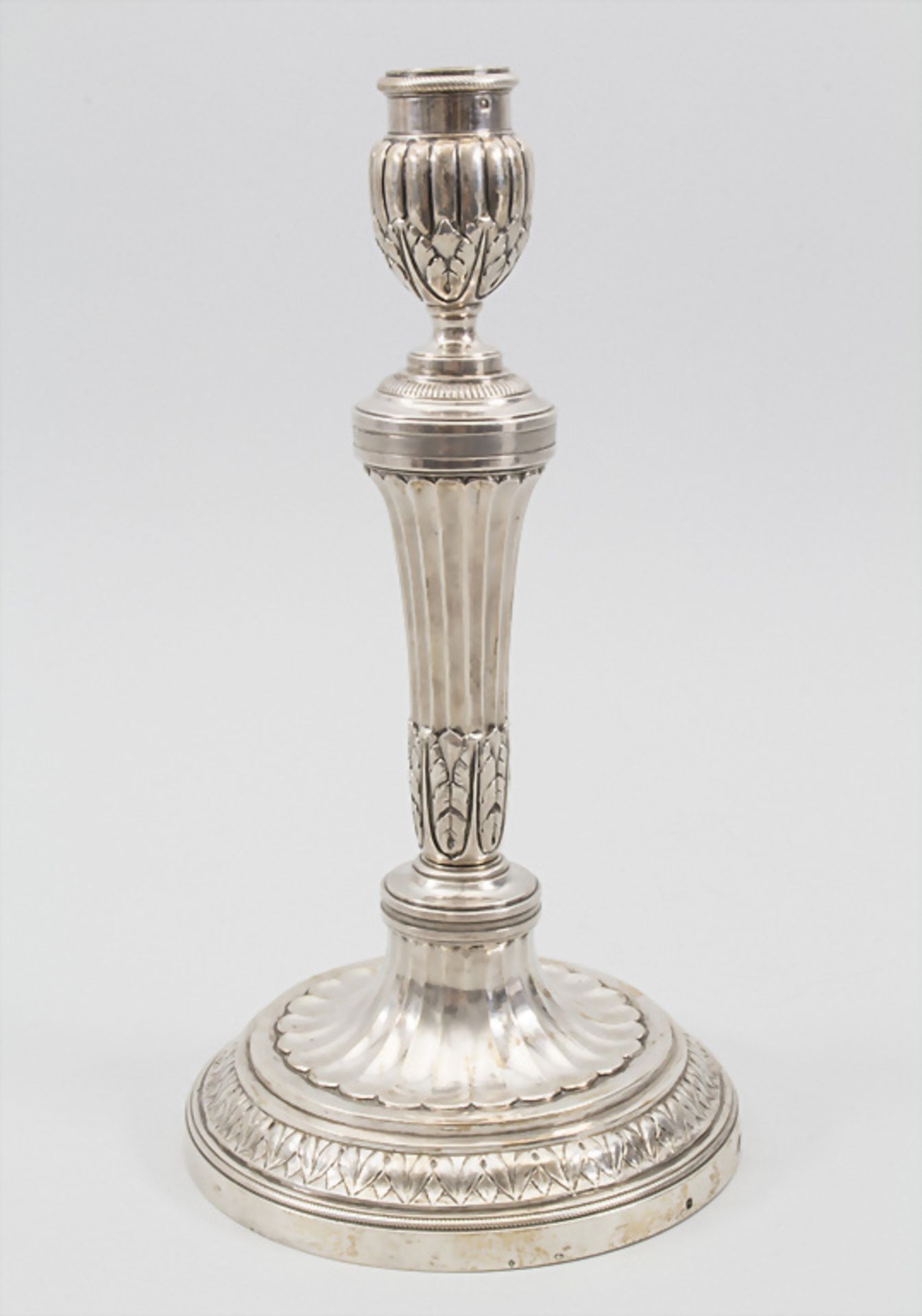 Paar Louis-Seize-Leuchter / A pair of silver candlesticks, Jean Francois Roumier, Paris, um 1788 - Image 12 of 18