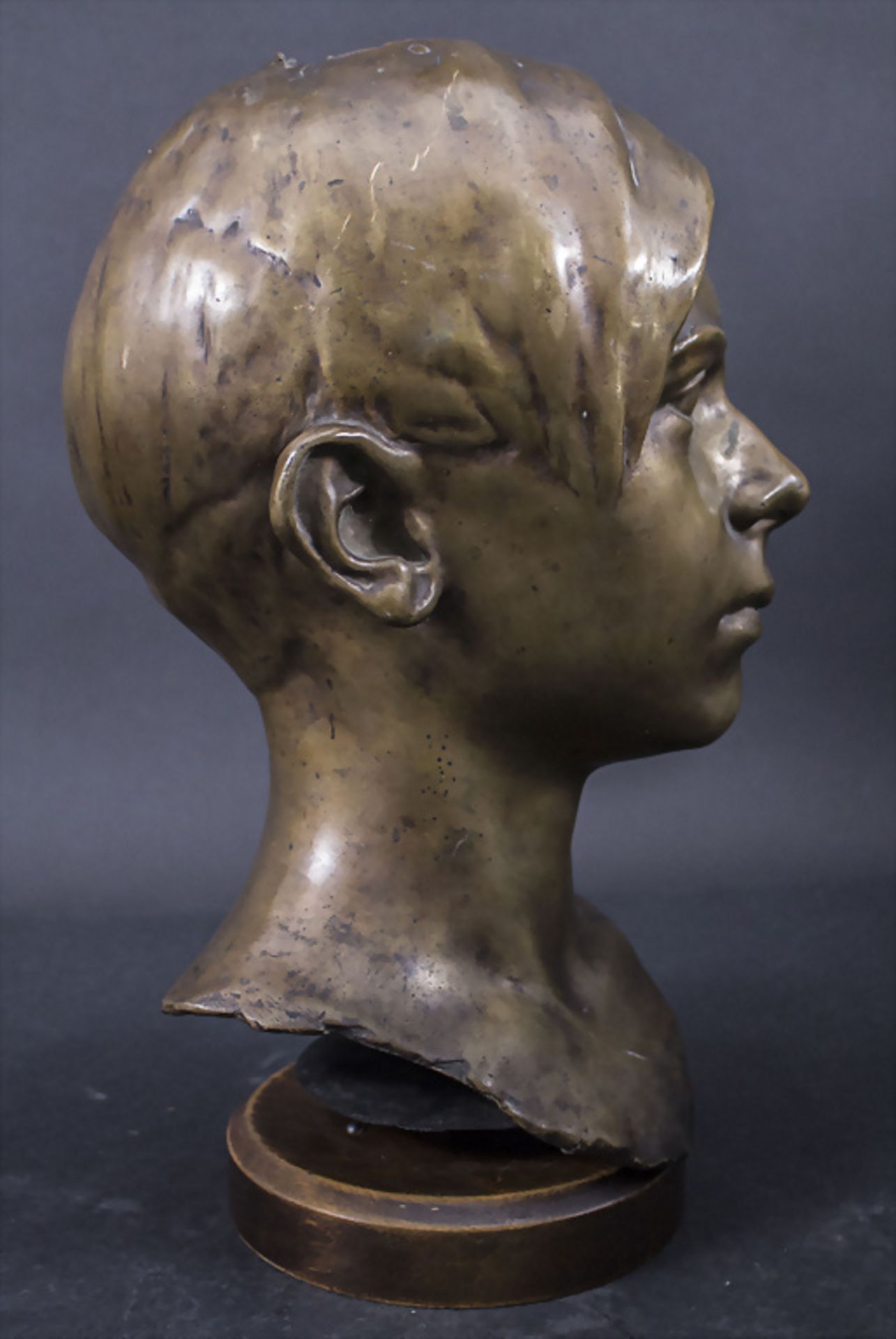 Bronzeplastik 'Knabe' / An Art Nouveau bronze sculpture of a young boy, Francois Vanczak, 1932 - Bild 3 aus 10