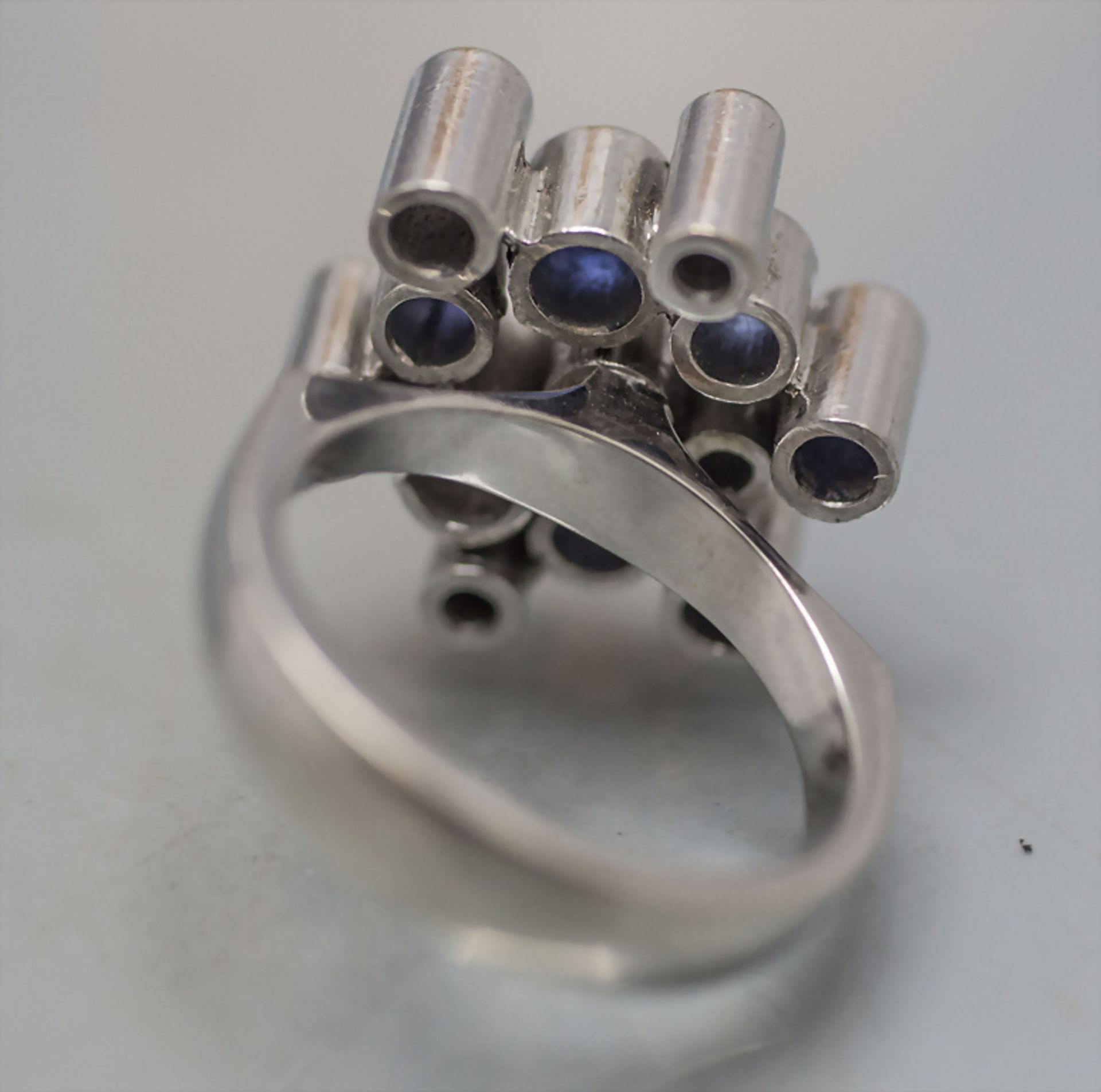 Damenring mit Saphiren und Brillanten / A ladies 18 ct white gold ring with sapphires and diamonds - Bild 4 aus 4