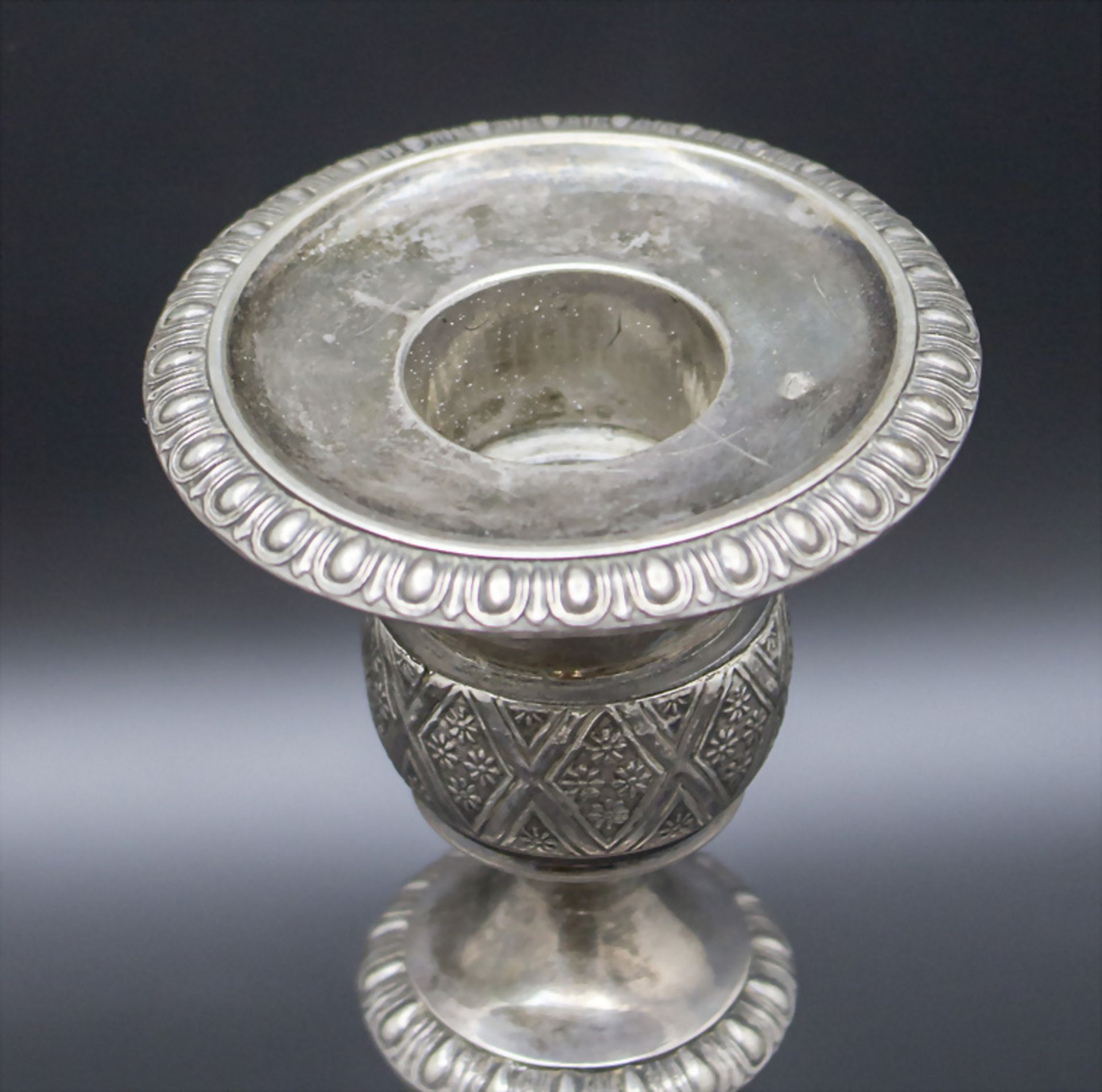 Empire Kerzenleuchter / Bougoir Empire en argent massif / An Empire silver candlestick, ... - Image 3 of 5