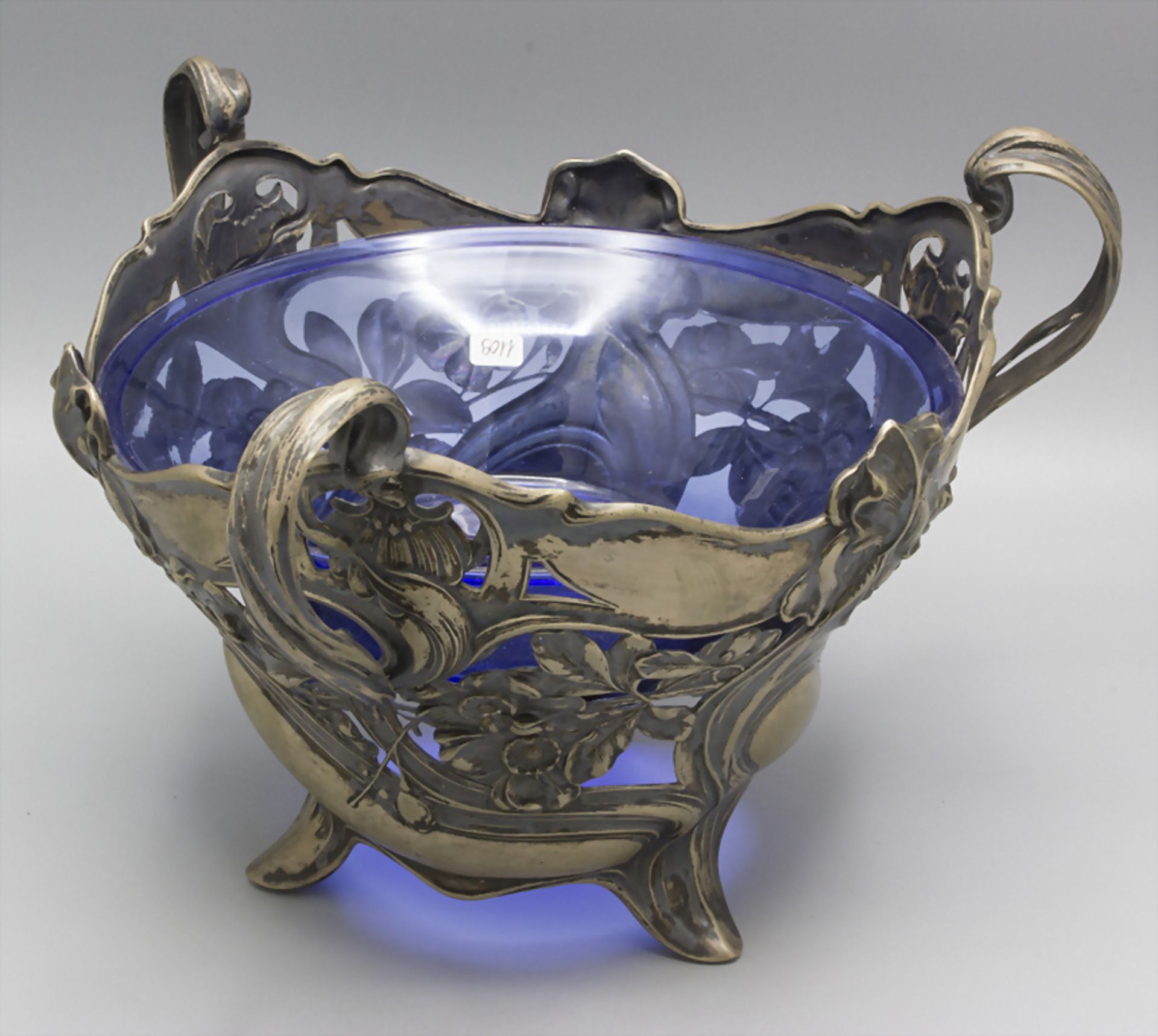Jugendstil Henkelschale / An Art Nouveau sterling silver bowl with stylised ivy pattern, ... - Image 2 of 4