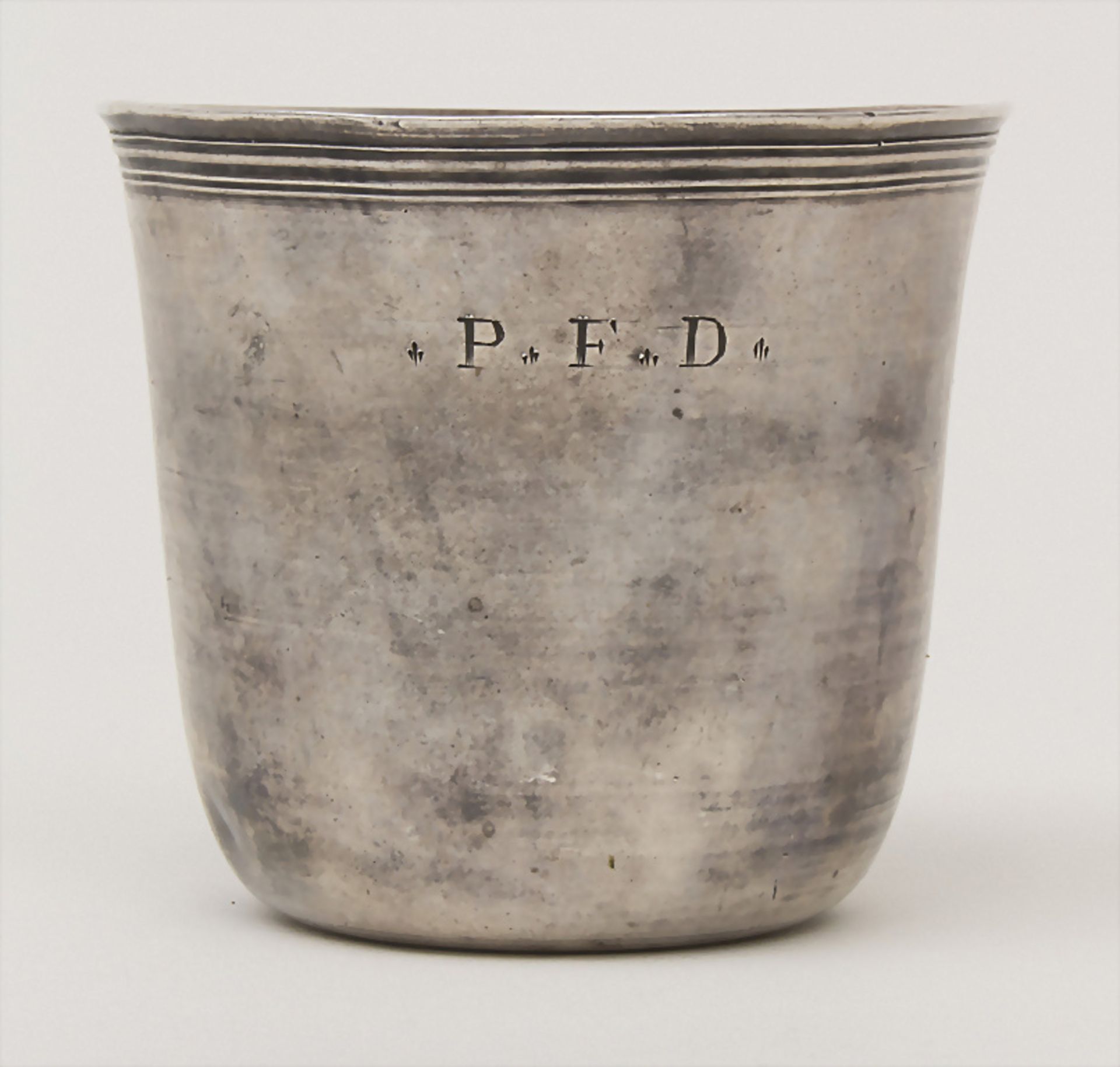 Faustbecher / A small silver beaker, Frankreich, 18. Jh.