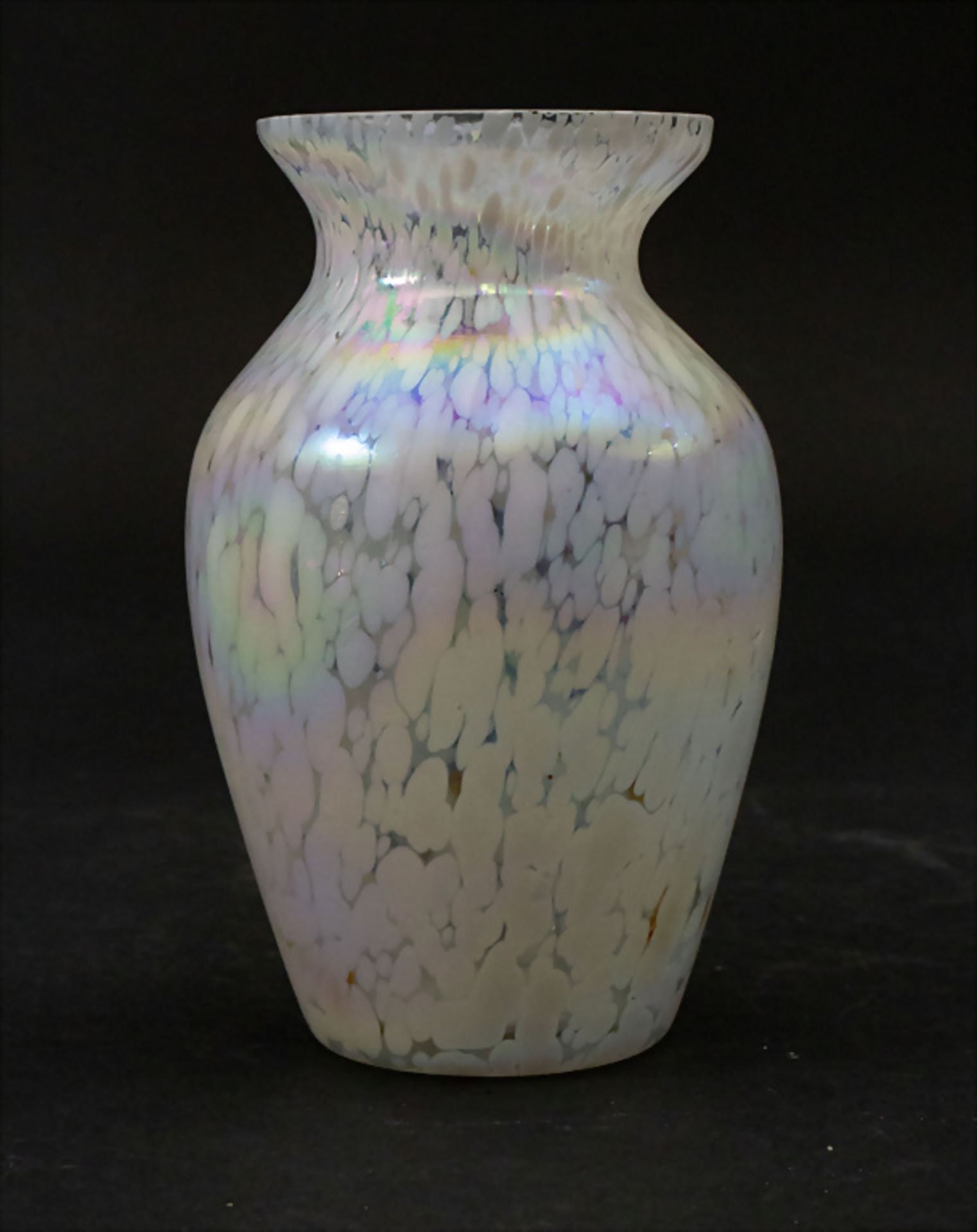 Jugendstil Vase mit Papillon Dekor / An Art Nouverau glass vase, wohl deutsch, um 1900 - Bild 7 aus 7