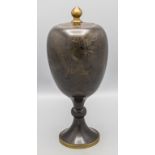 Cloisonné-Deckelvase / A cloisonné lidded vase, China, späte Qing Dynastie (1644-1911)
