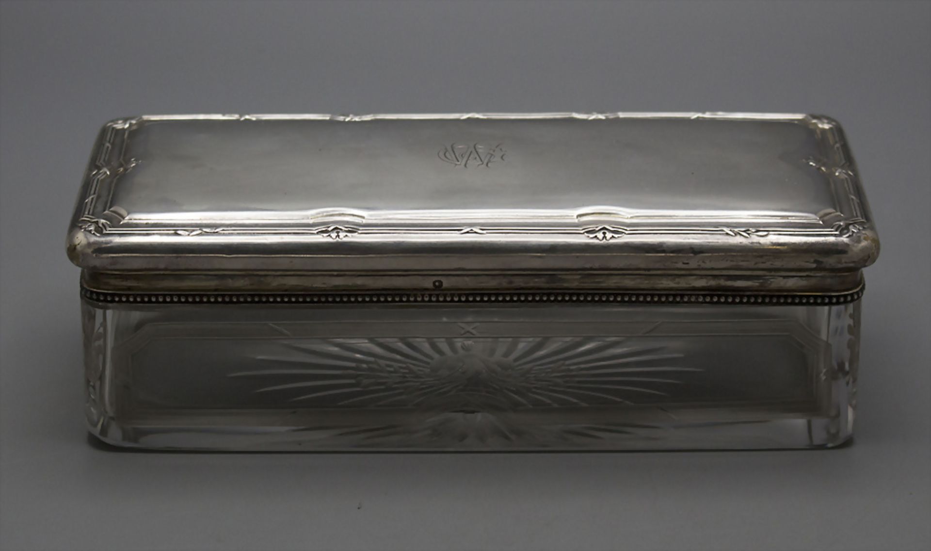 Große Glasdose mit Silberdeckel / A large glass box with a silver lid, Henri Gabert, Paris, ...