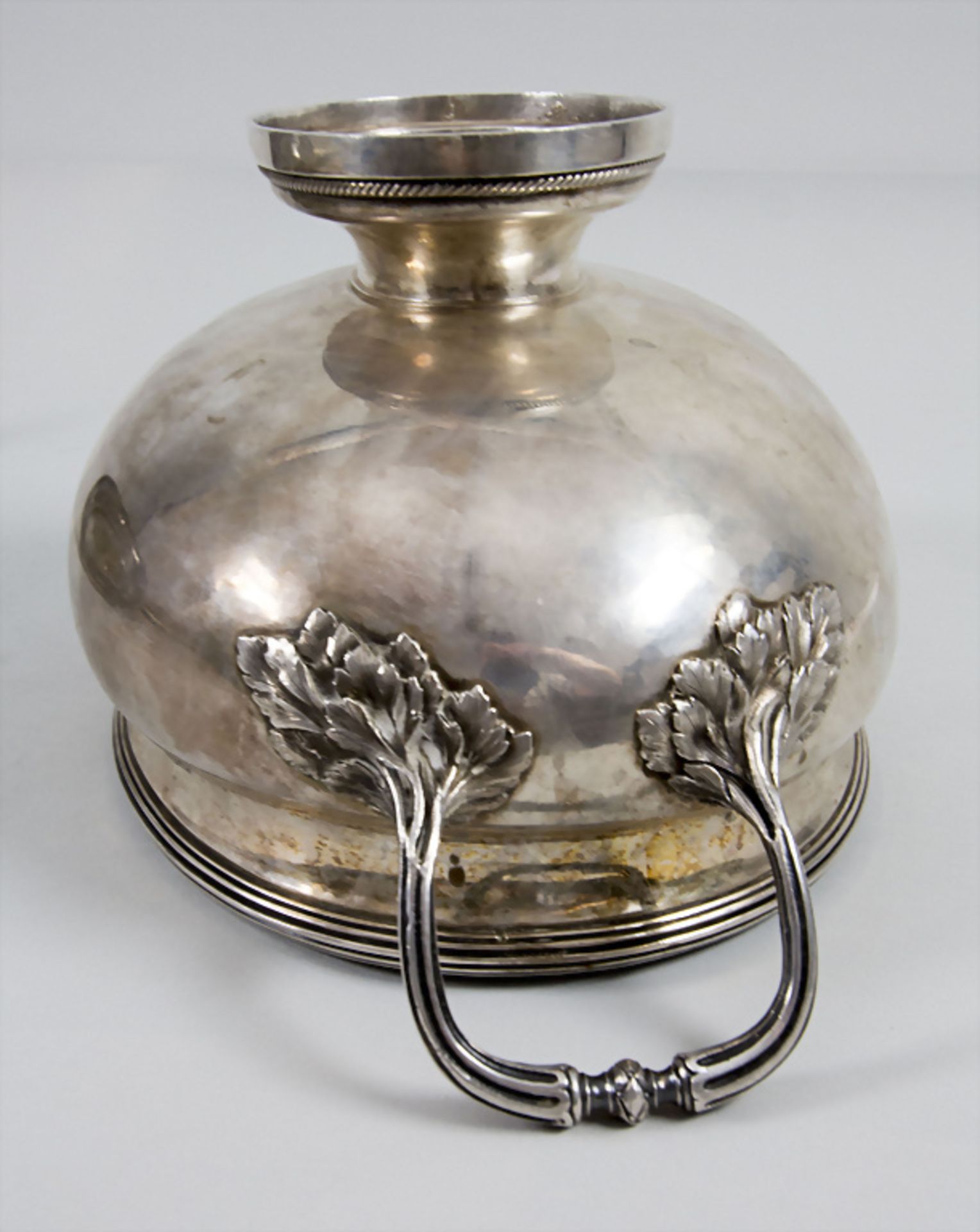 Louis Seize Deckelterrine / A covered silver tureen / Un légumier en argent, Paris, 1784 - Image 8 of 10