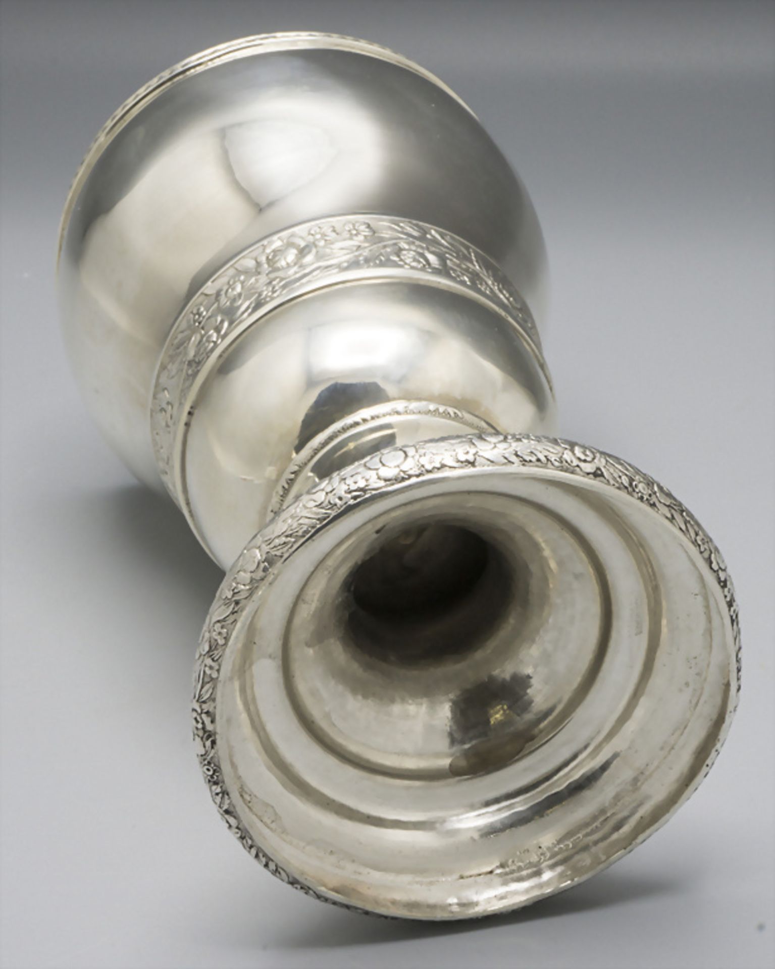 Großer Kelch / A silver goblet, um 1800 - Bild 4 aus 5