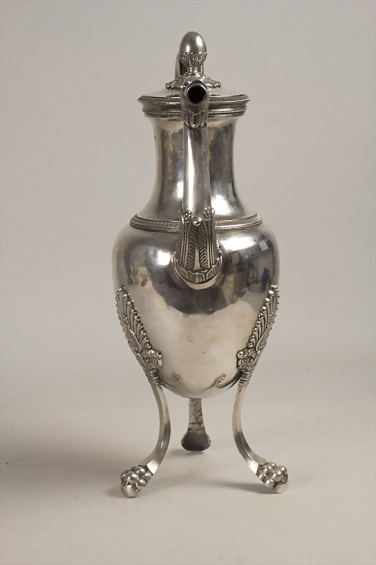 Große Kaffeekanne / A large silver coffee pot, J.A. Brun, Lyon, 1832-1838 - Image 3 of 9