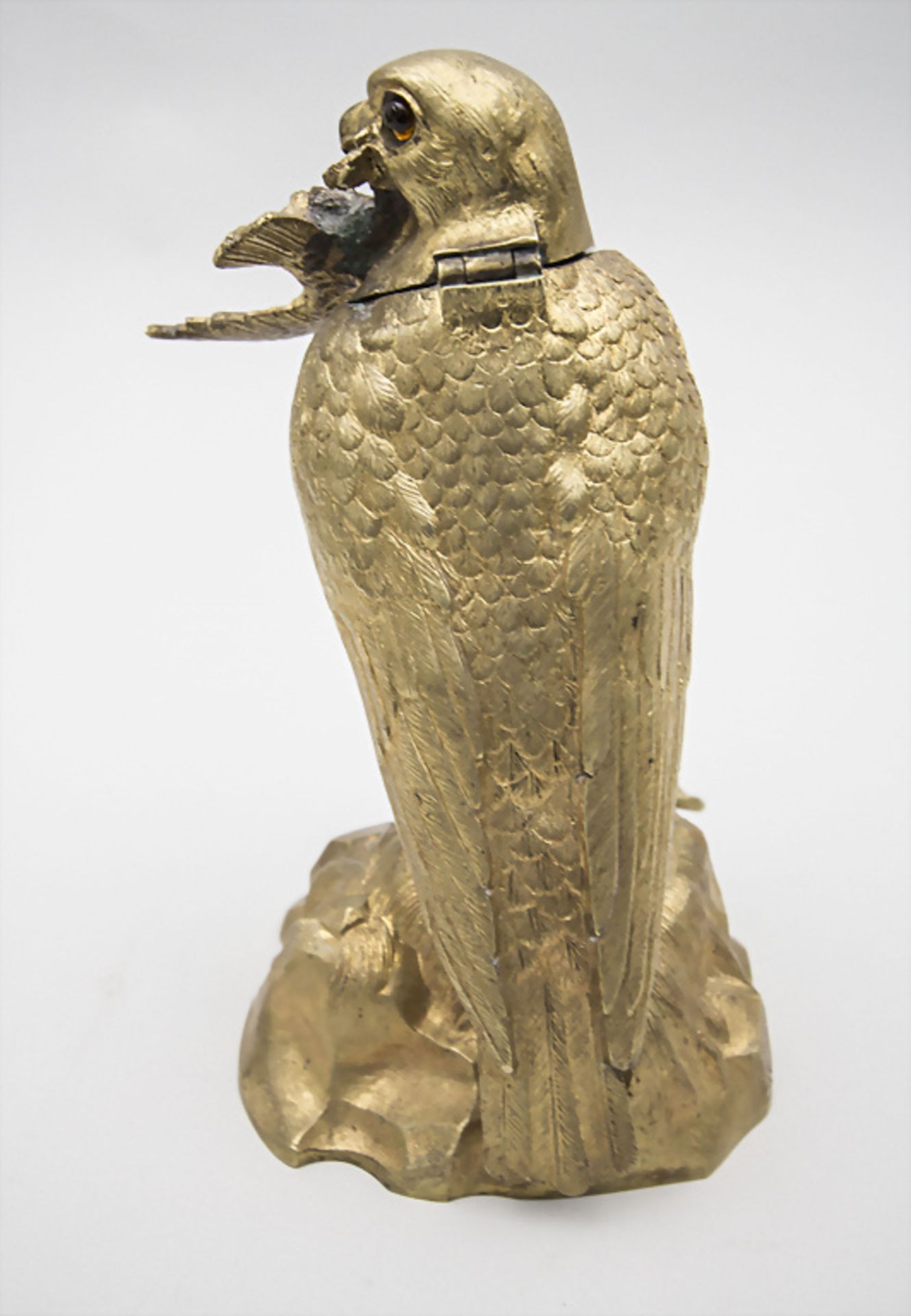 Bronze Falke als figürliches Tintenfass / A bronze falcon as inkwell, wohl deutsch, 19. Jh. - Image 3 of 6