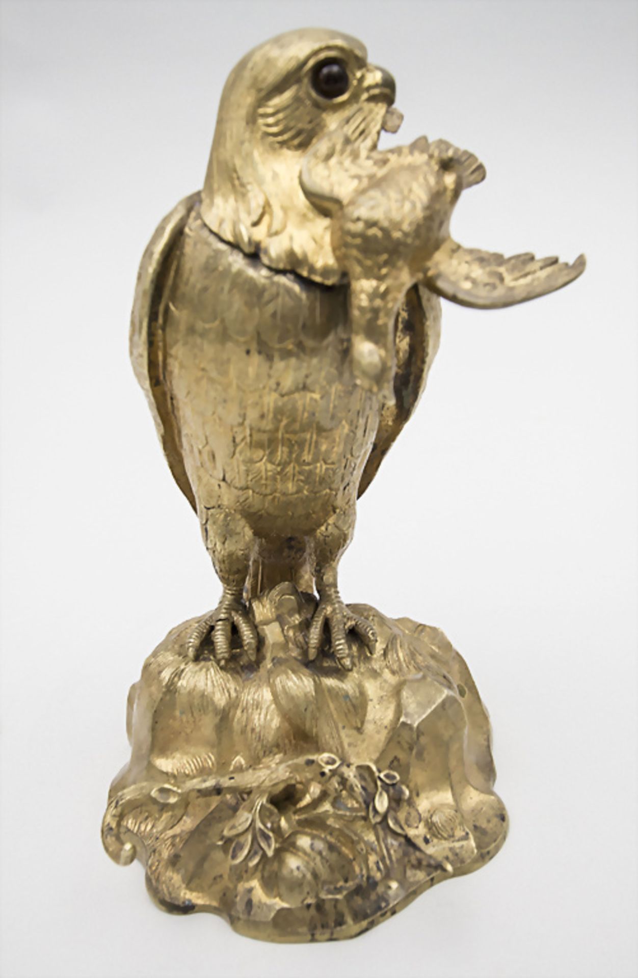 Bronze Falke als figürliches Tintenfass / A bronze falcon as inkwell, wohl deutsch, 19. Jh. - Bild 2 aus 6