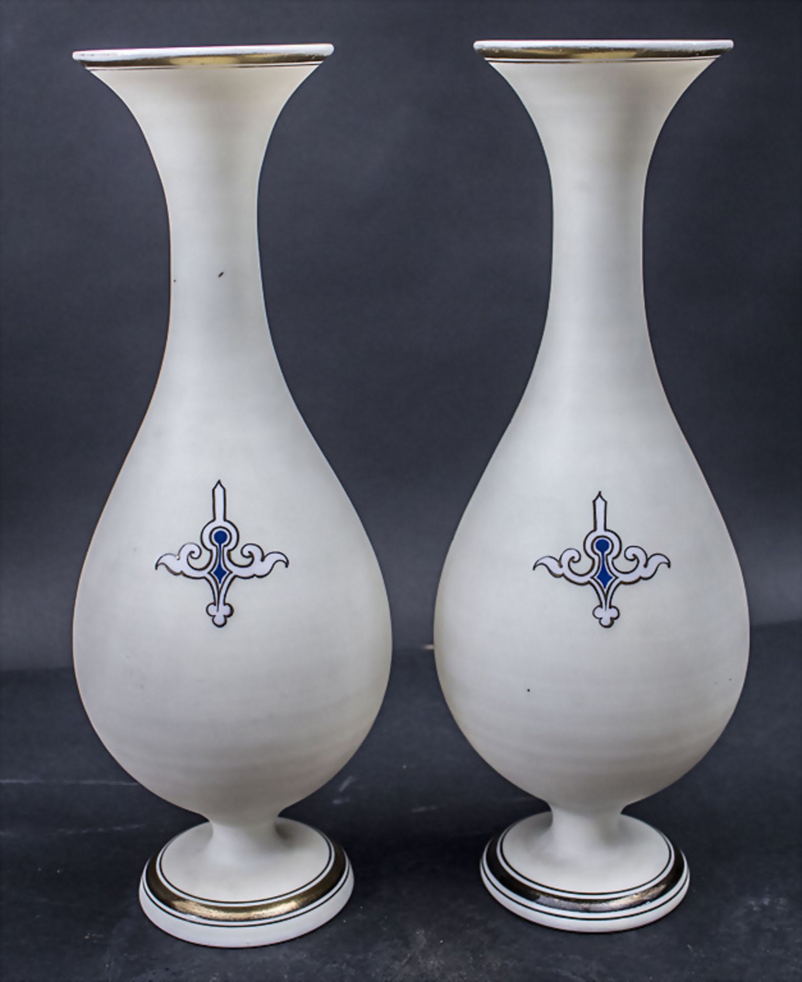 Paar Biedermeier Glasvasen / A pair of Biedermeier glass vases, um 1860 - Bild 5 aus 7