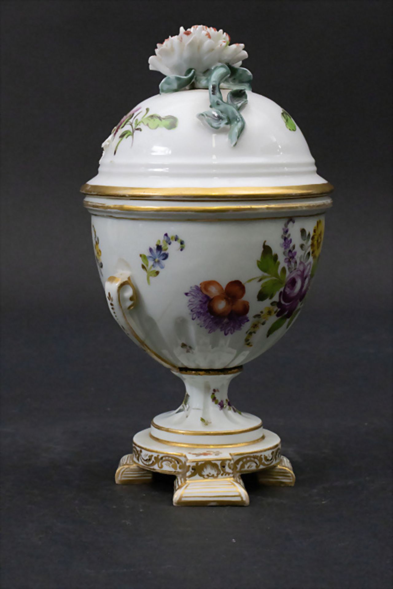 Deckelgefäß mit Blütenknauf / A lidded bowl with flower handle, wohl deutsch, Anfang 19. Jh. - Bild 4 aus 9