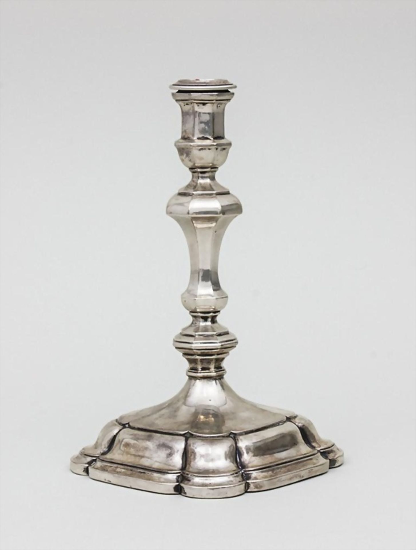 Kerzenleuchter im Barock-Stil/Baroque Style Silver Candleholder, wohl deutsch, 19. Jh.