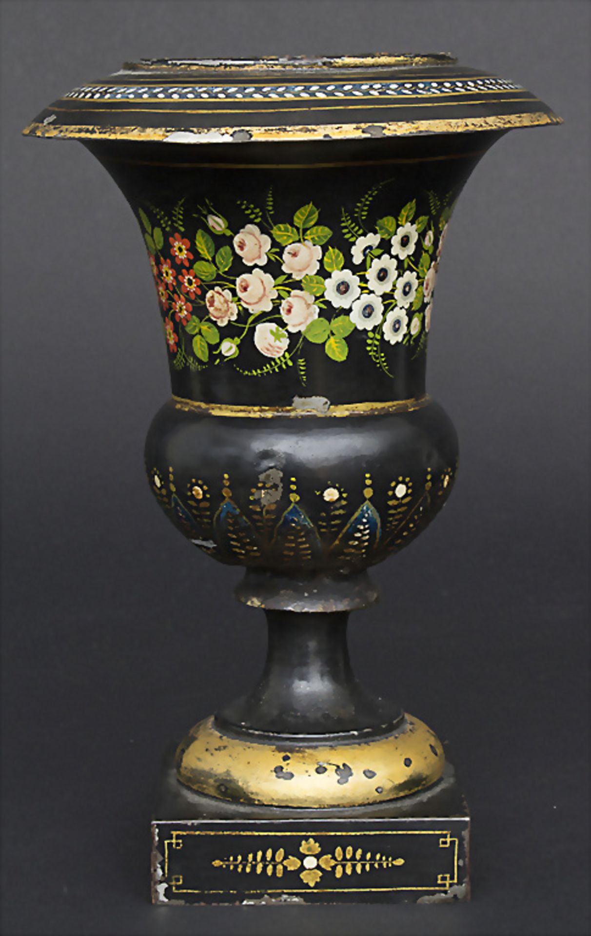 Kratervase mit Blumenmalerei / en tôle peinte / An urn shaped vase, 19. Jh. - Image 3 of 8