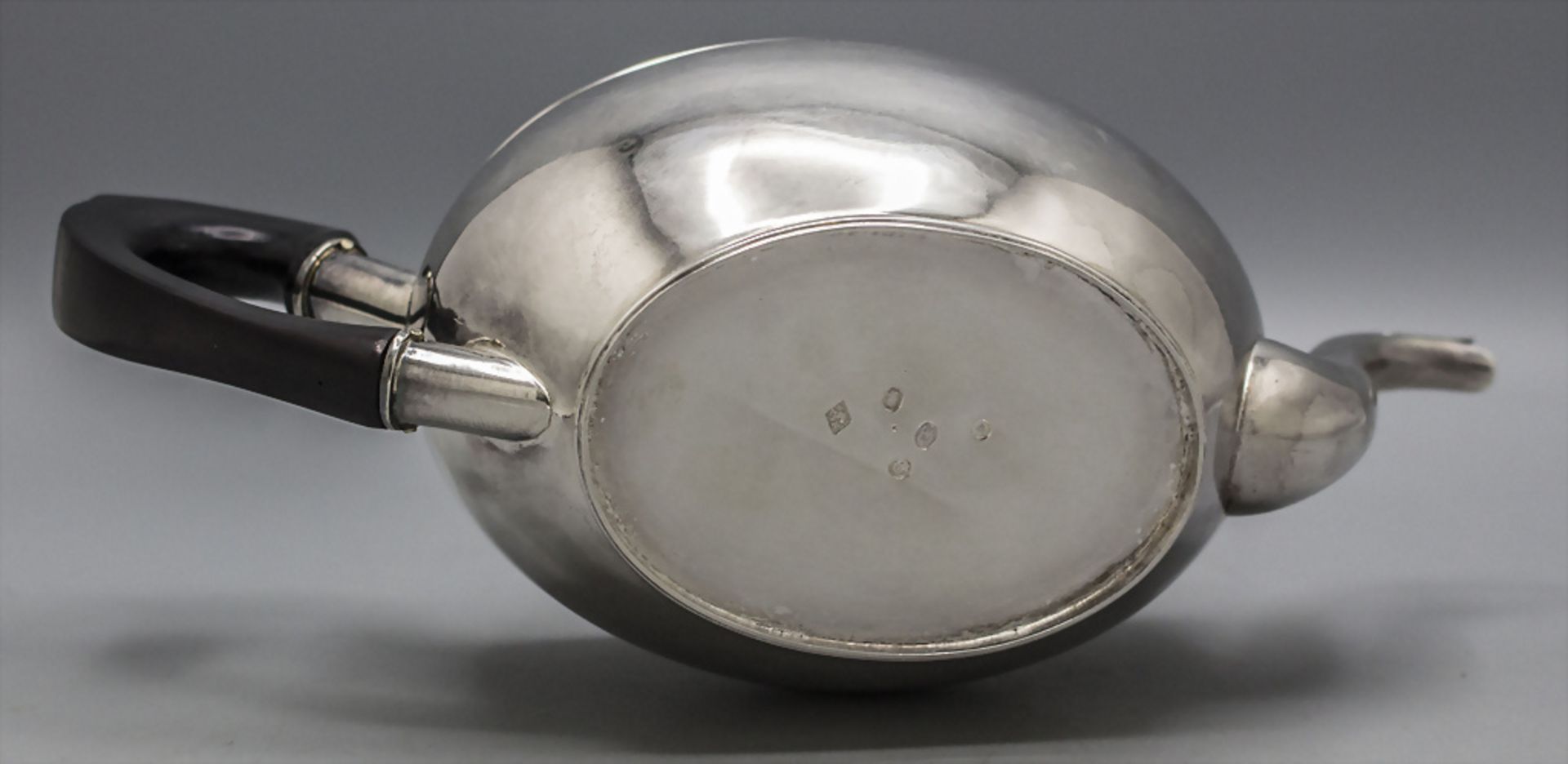 Empire Teekanne / A silver Empire tea pot, Louis Legay, Paris, um 1810 - Image 4 of 7