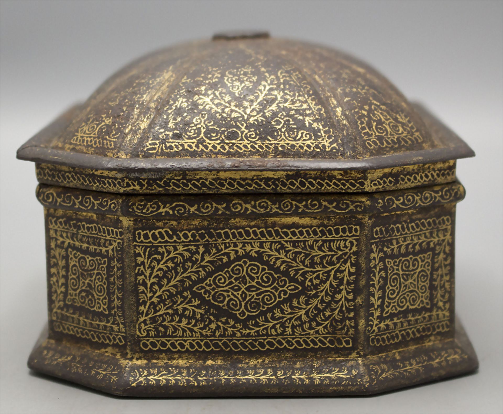 Orientalische Schatulle / An Oriental box, 18./19. Jh. - Bild 4 aus 6