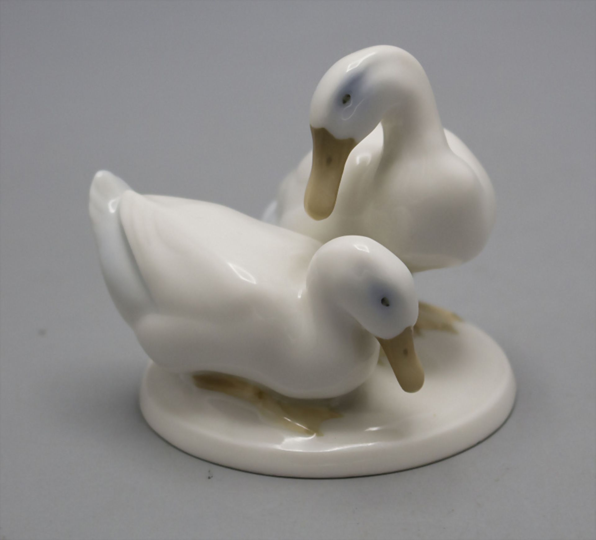 Entenpaar / A pair of ducks, Karl Tutter, Hutschenreuther Kunstabteilung, Selb, Mitte 20. Jh. - Image 2 of 5