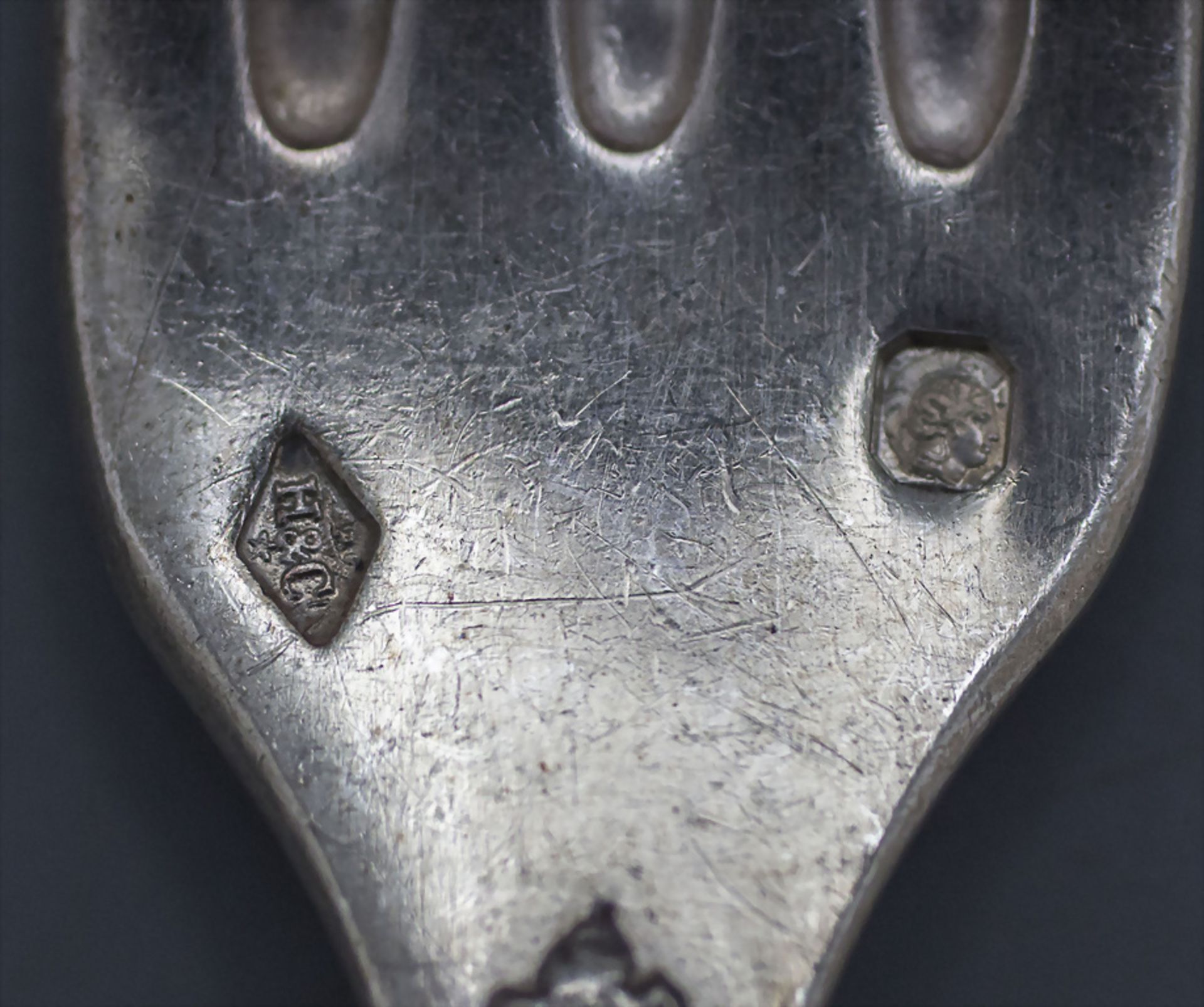 24 tlg. Besteck / A 24-piece set of silver cutlery, Hènin & Cie, Paris, um 1870 - Bild 7 aus 8