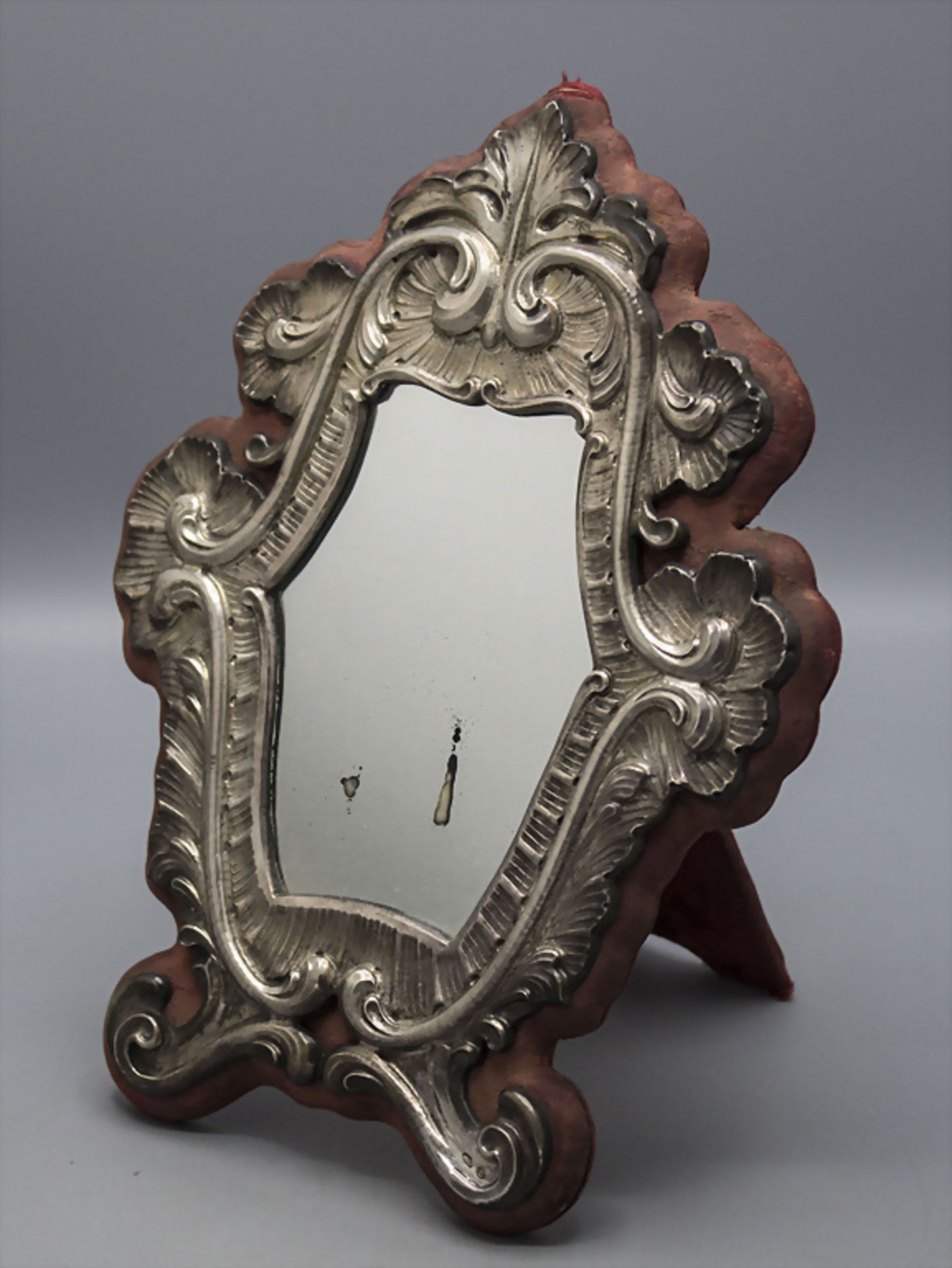 Tischspiegel mit Silberrahmen / A mirror with Sterling silver frame, Mailand, Italien, nach 1936