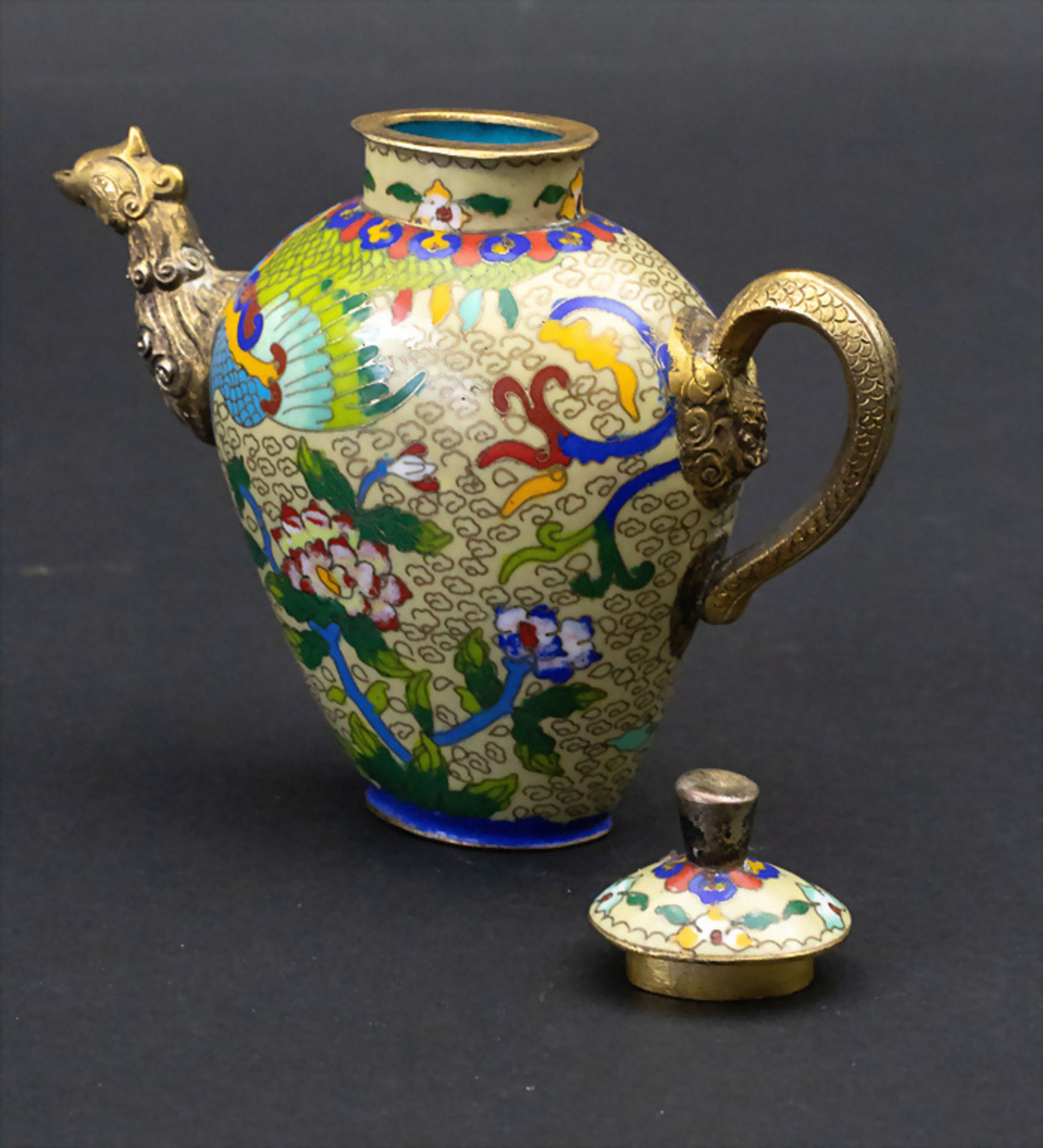 Kleine Cloisonnée-Kanne mit Drachenkopftülle / A small cloisonné pot with dragon spout, wohl China - Image 3 of 5