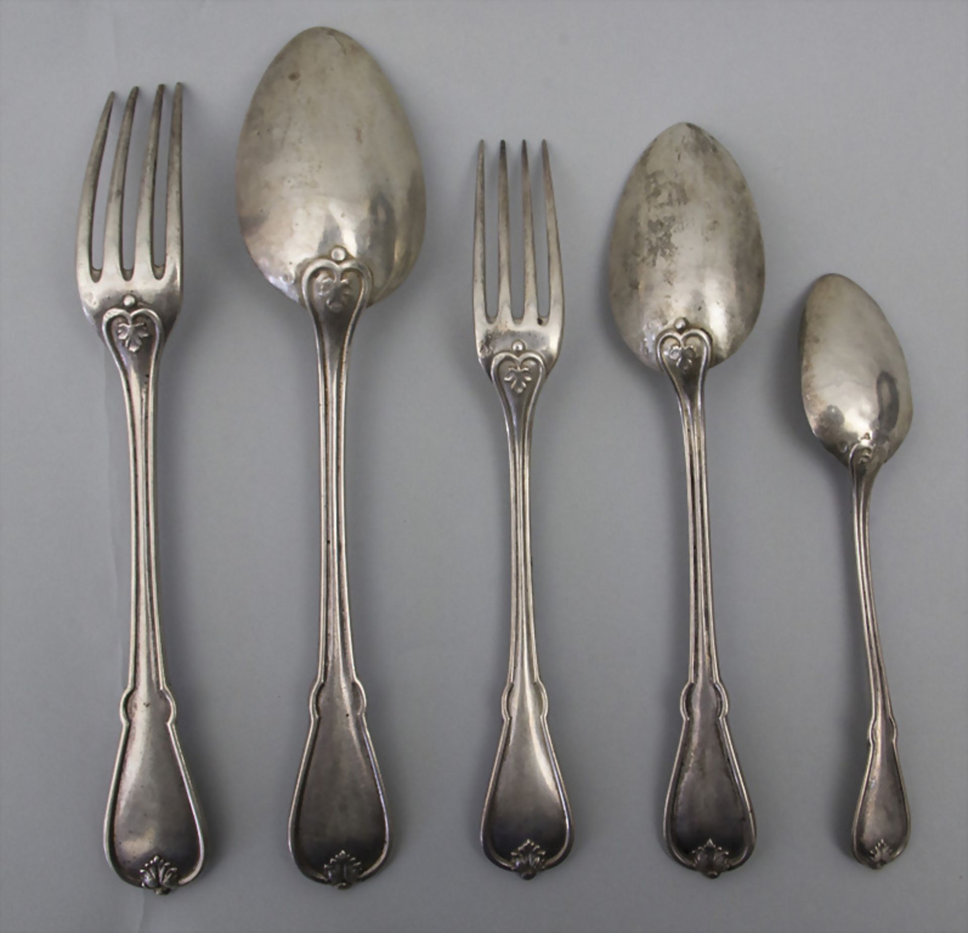 Silberbesteck 61 tlg. / A set of 61 pieces silver cutlery, Hènin Frères, Paris, 1865-1872 - Image 2 of 12