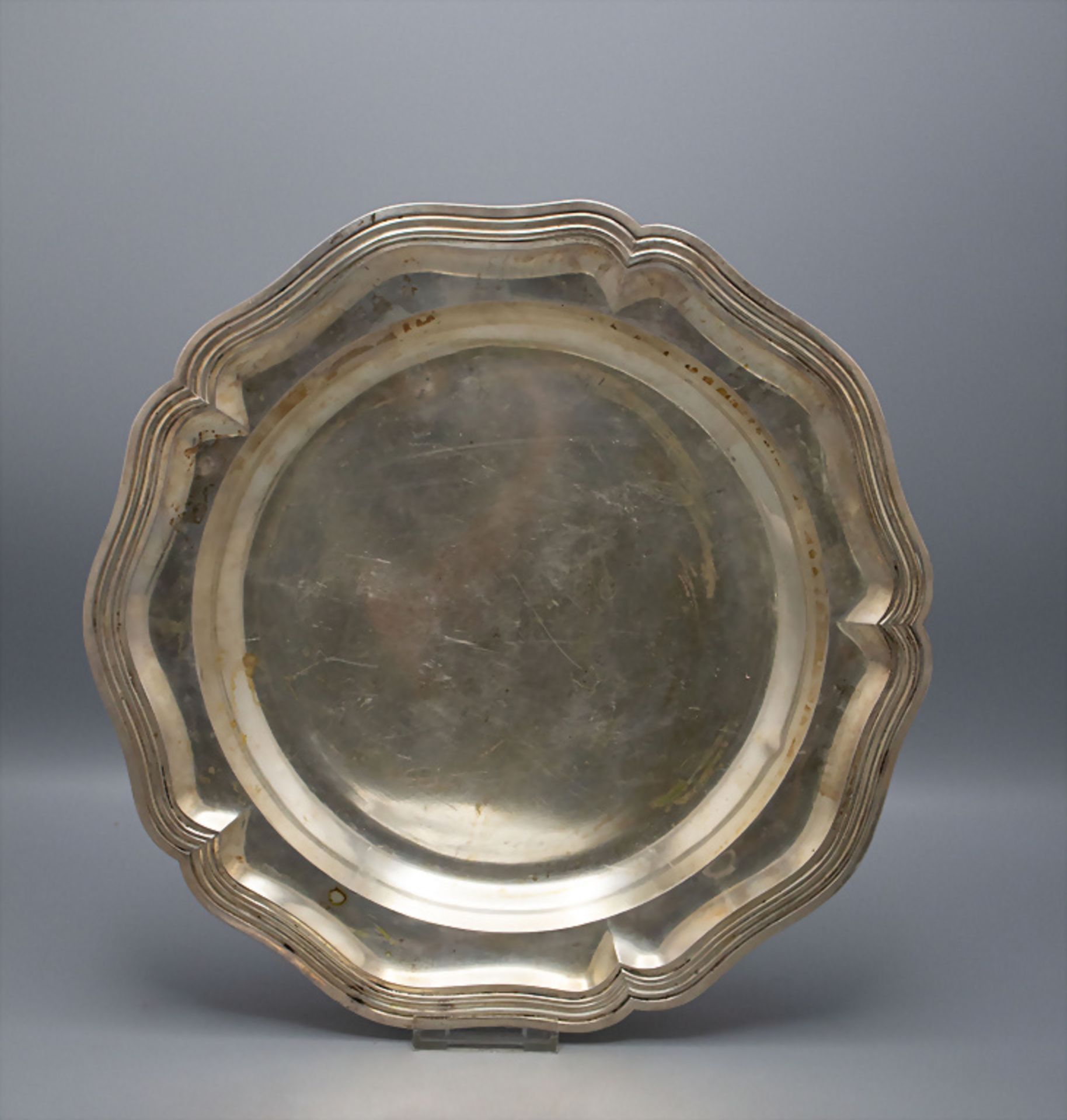 Runde Platte / A large ilver tray, Bruckmann & Söhne, Heilbronn, um 1880