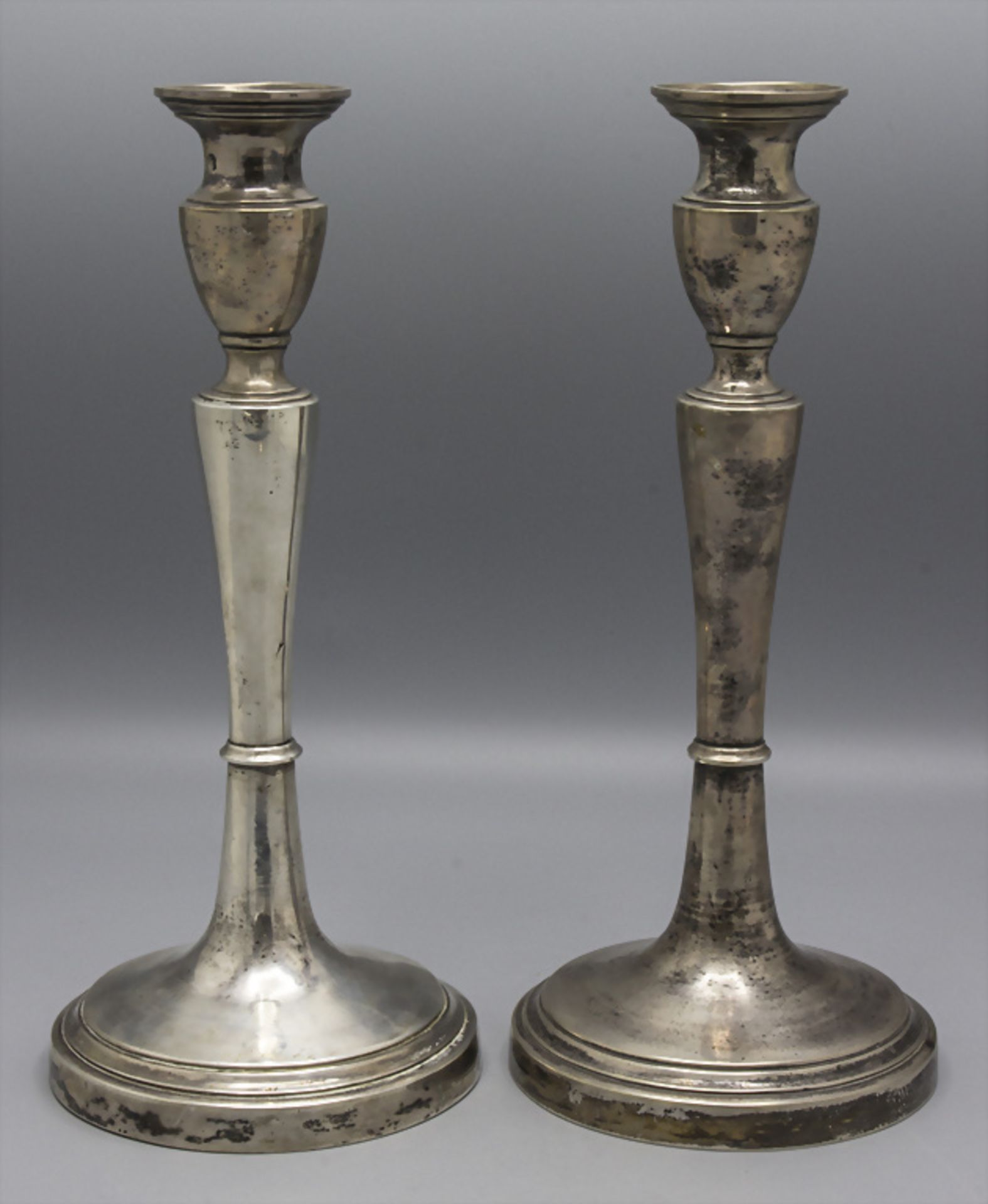 Paar Louis XVI Kerzenleuchter / A pair of silver candlesticks, Venedig / Venice, 18. Jh.
