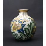 Porzellan Ziervase / A decorative porcelain vase, G. Fieravino, Italien, 20. Jh.