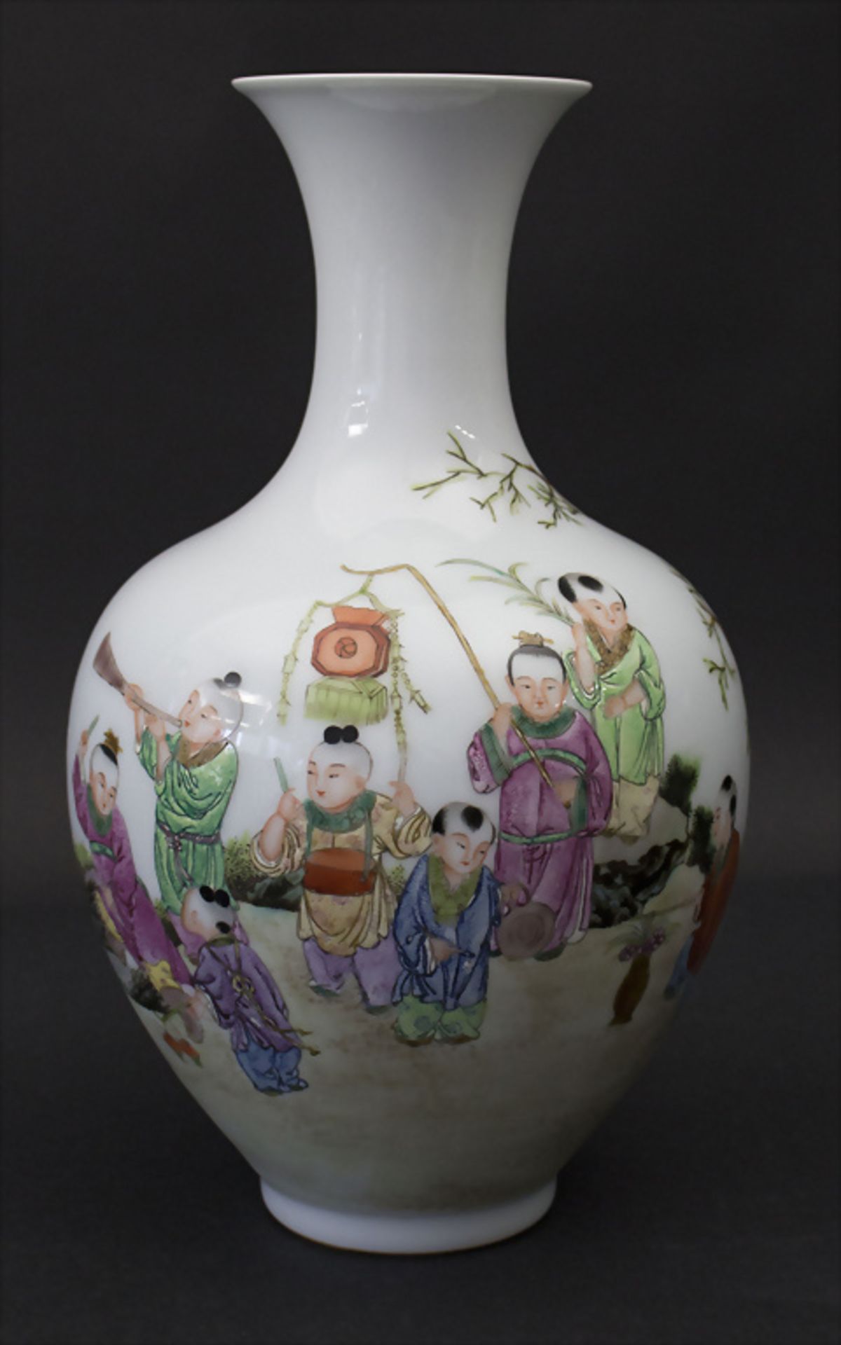 Vase '100 Kinder' / A vase '100 children', China, wohl Republikzeit (1911-1949) - Image 2 of 4