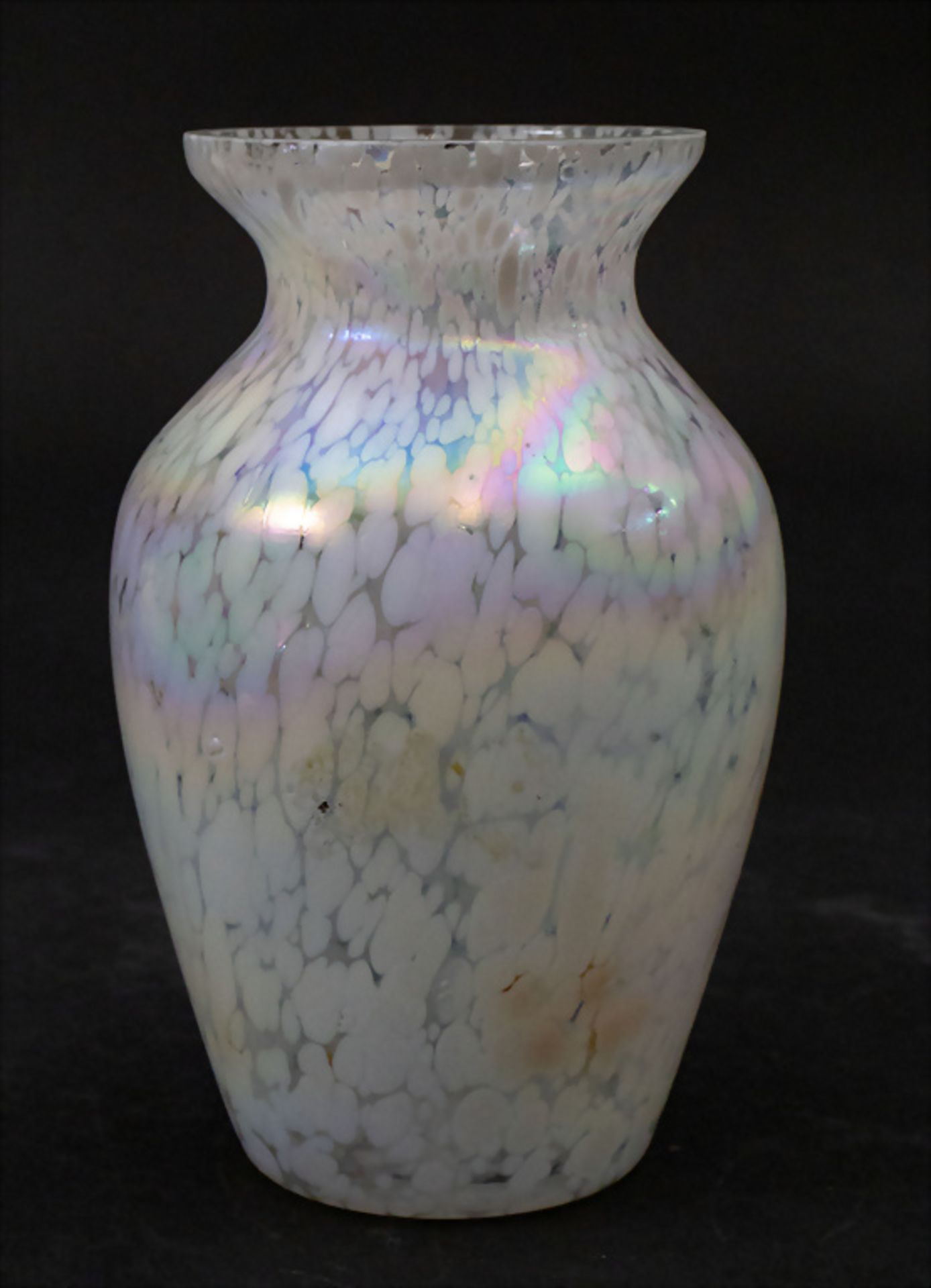 Jugendstil Vase mit Papillon Dekor / An Art Nouverau glass vase, wohl deutsch, um 1900