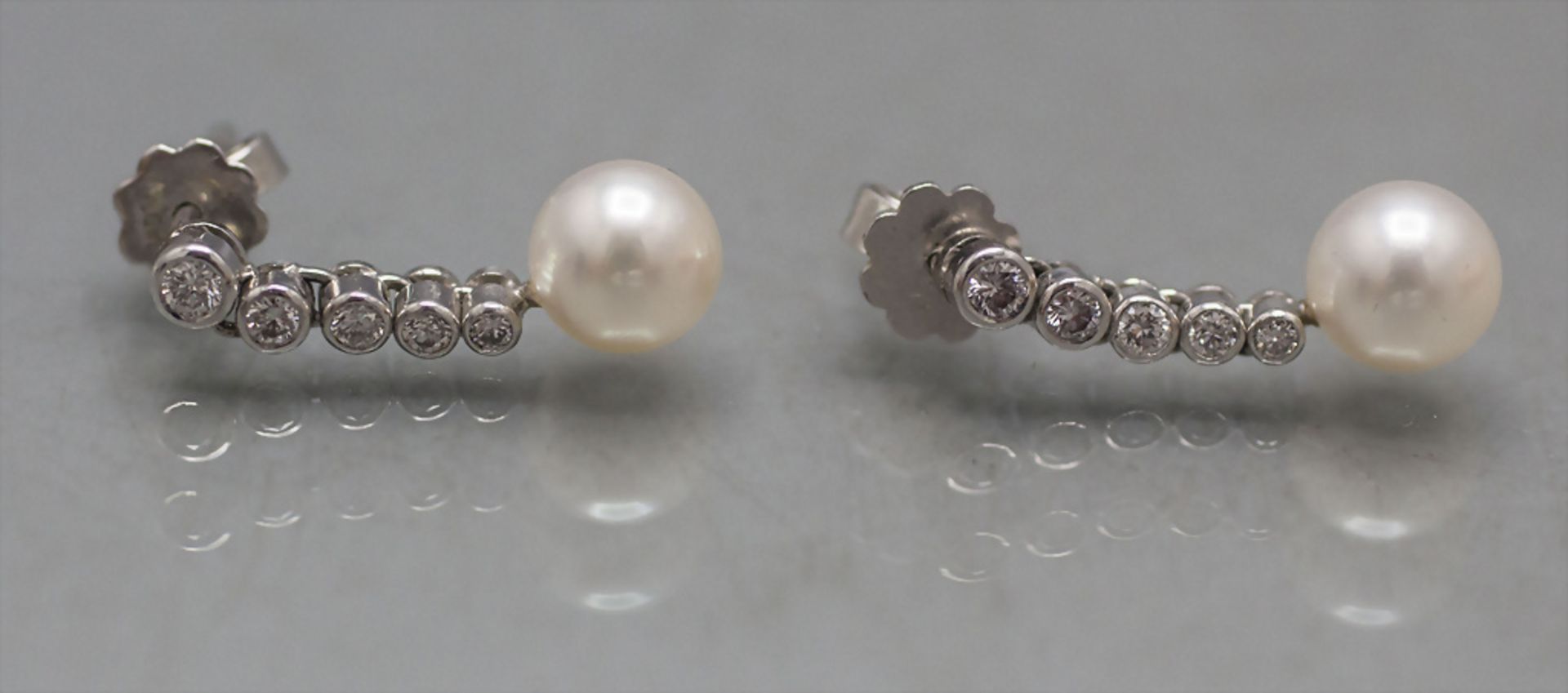 Paar Ohrclips / A pair of 18 ct gold ear clips with pearls and diamonds
