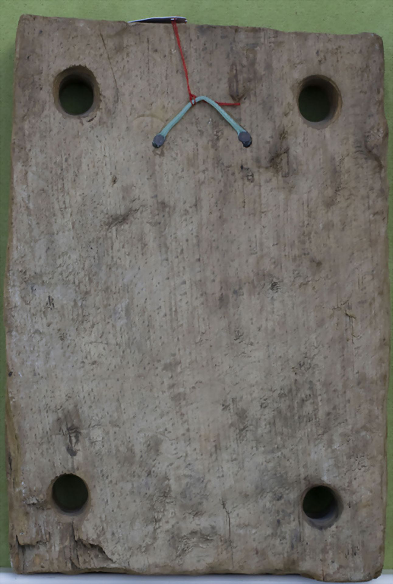 Holzplatte 'Gesichter' / A wooden panel 'Faces' - Image 2 of 2